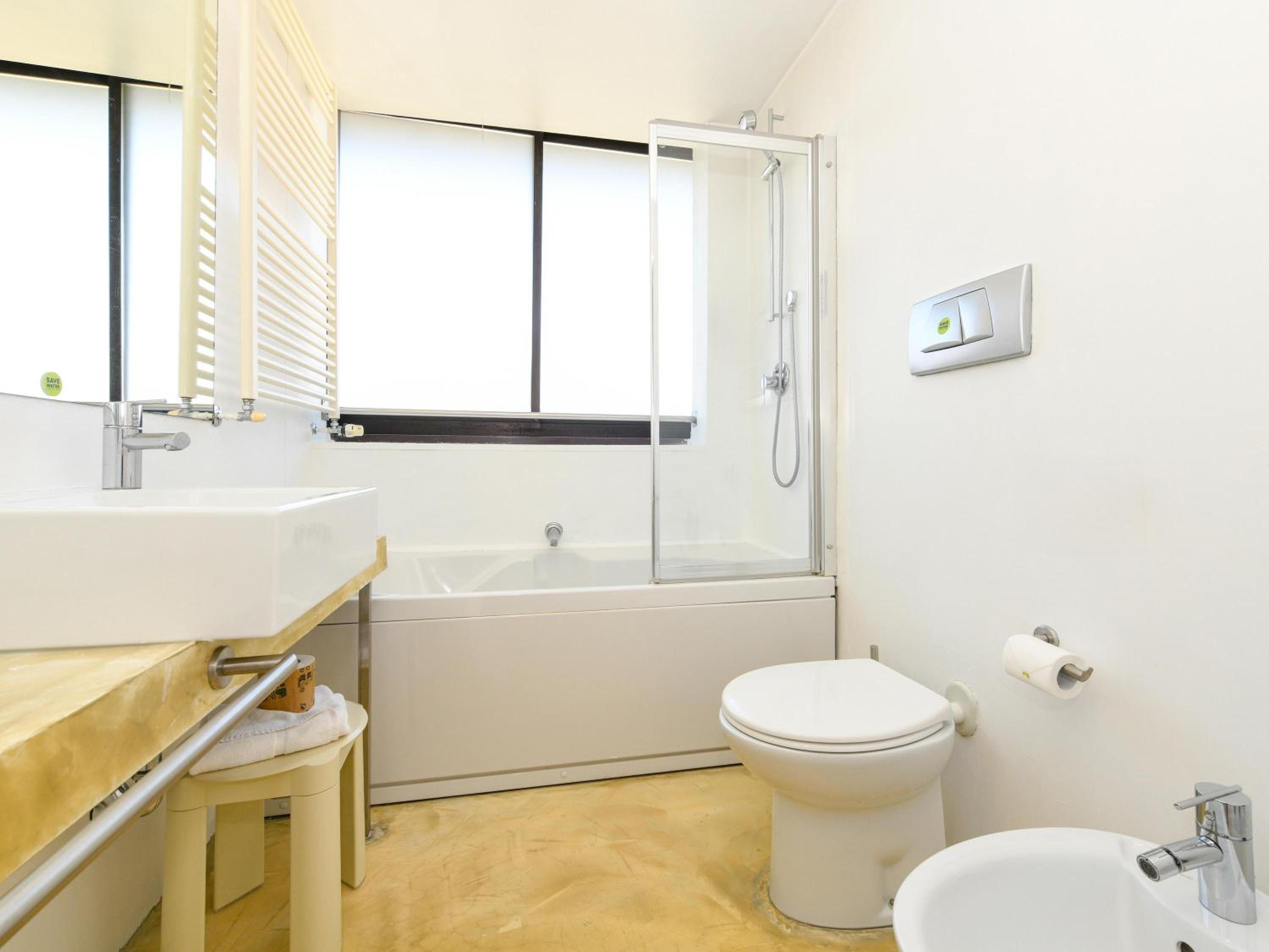 Standard Triple Room - Photo 4