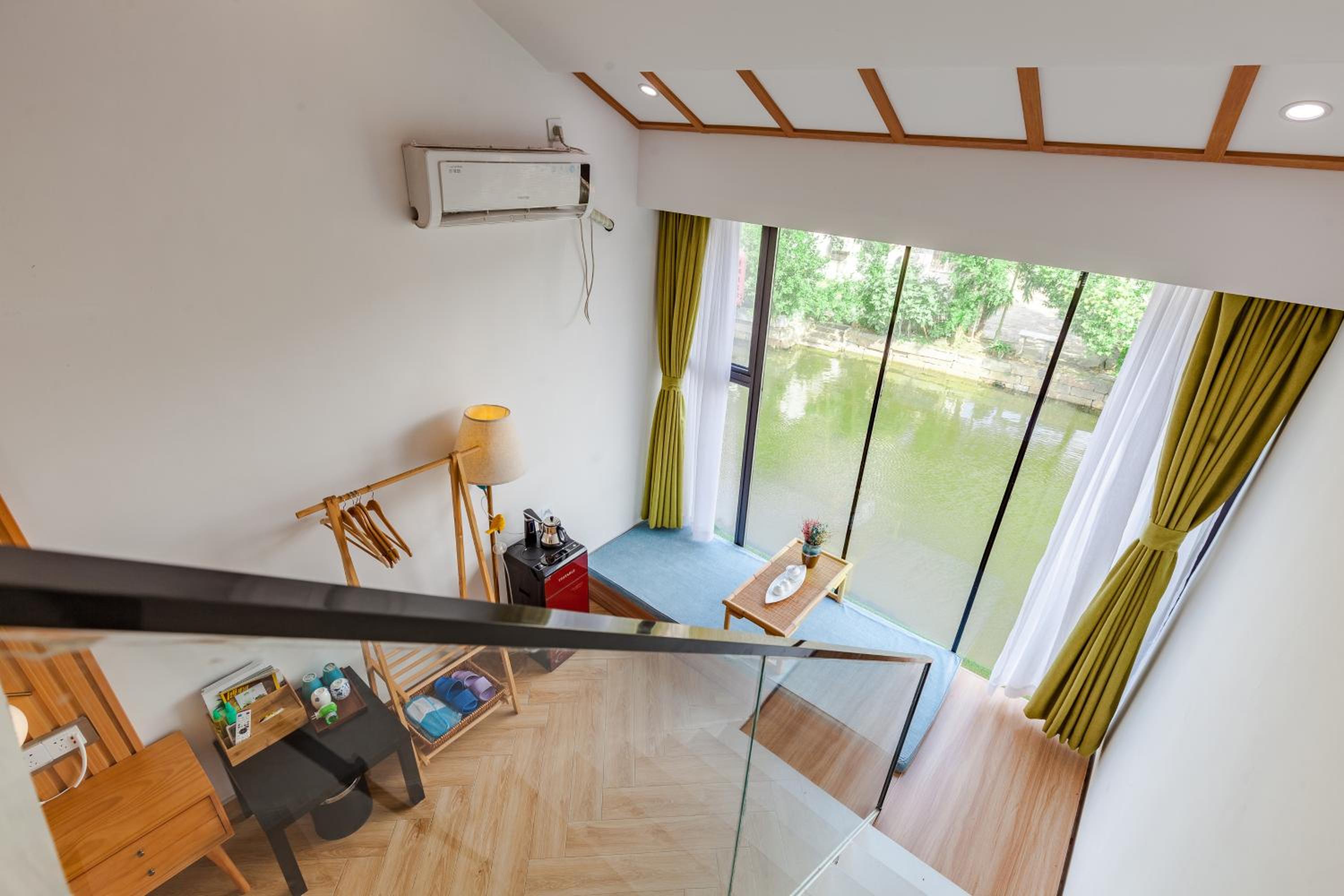 Quadruple Room with Lake View