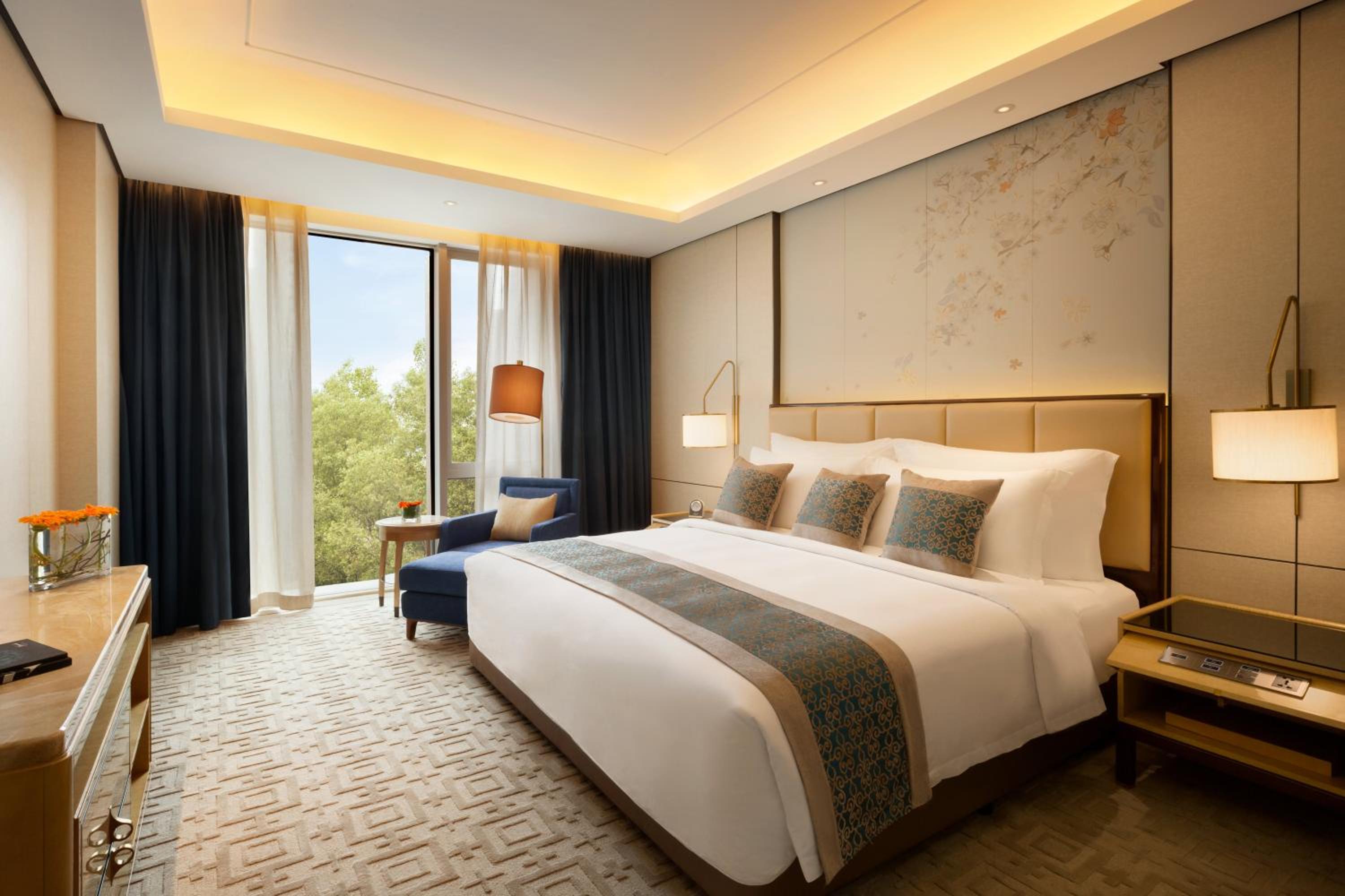Executive King Room - Enjoy Free Executive Benefits