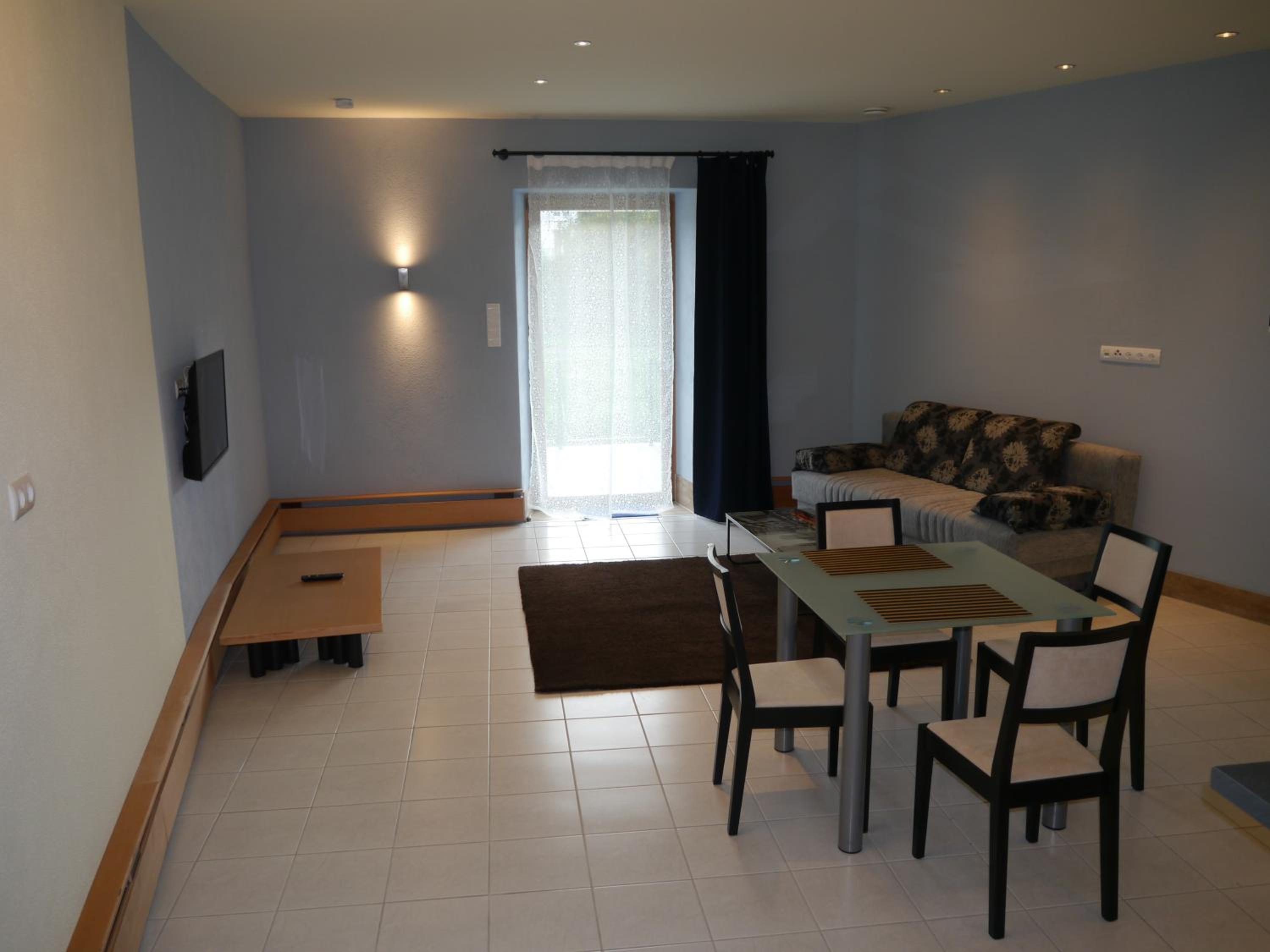 One-Bedroom Apartment photo 3