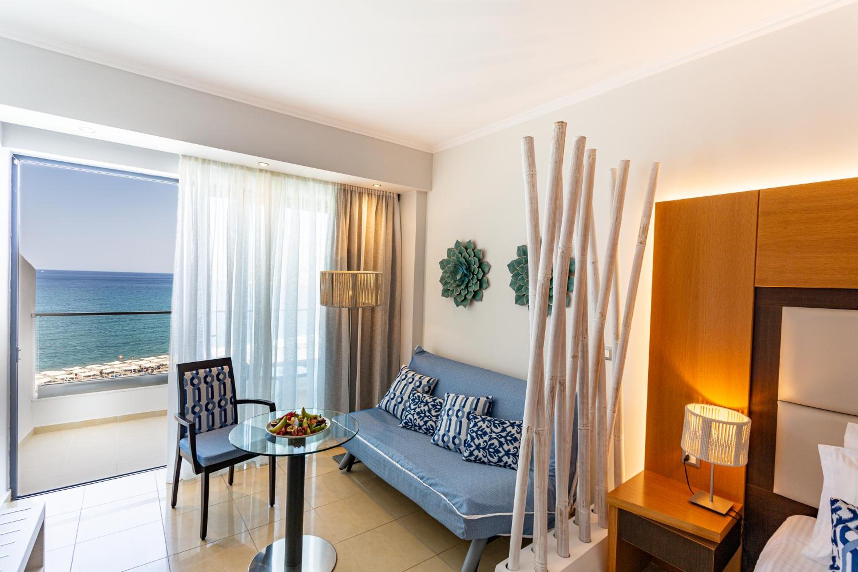 Deluxe Double Room with Sea View photo 3