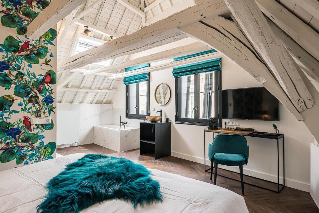 Deluxe Suite