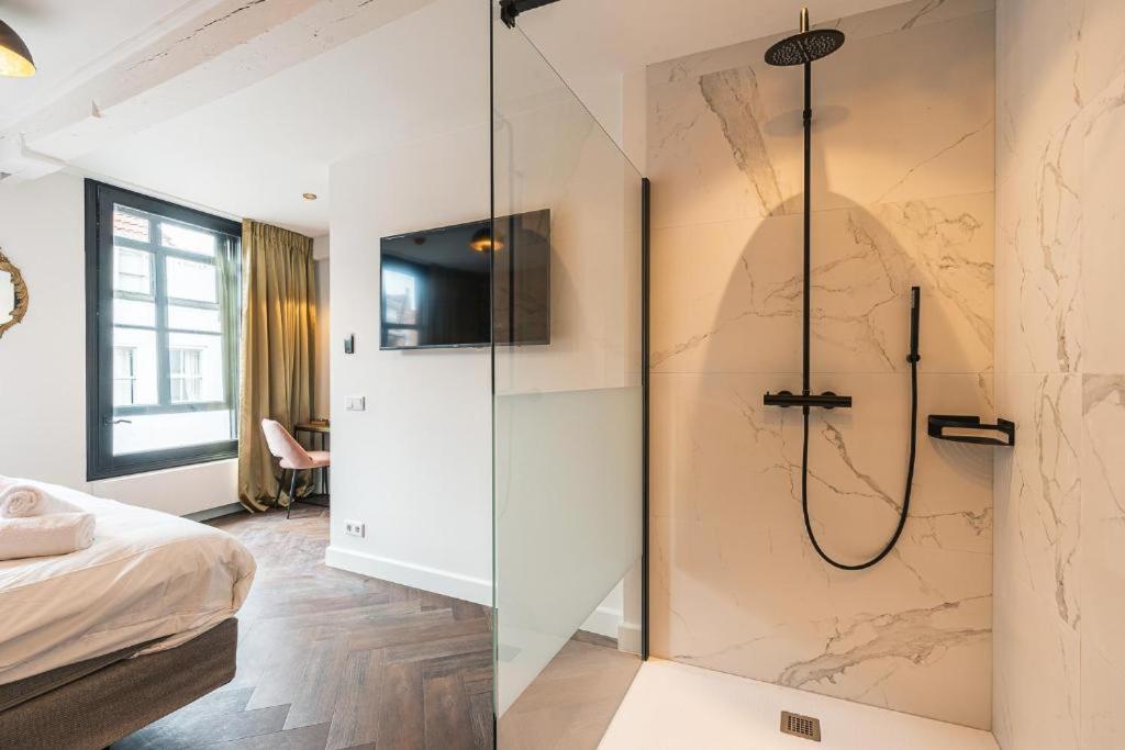 Large Double Room photo 1
