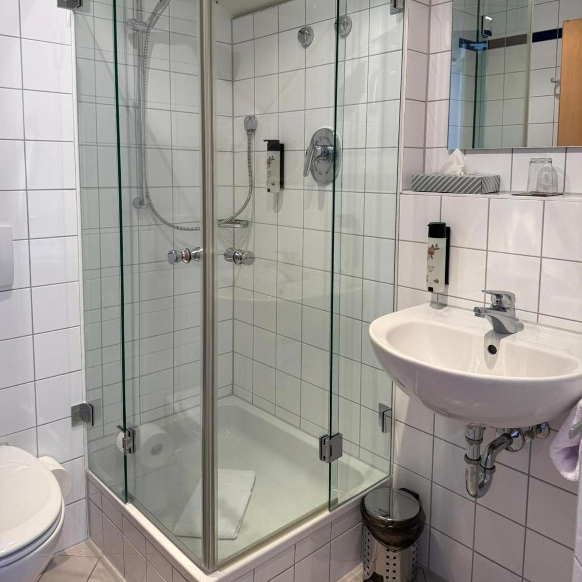 Small Single Room photo 1