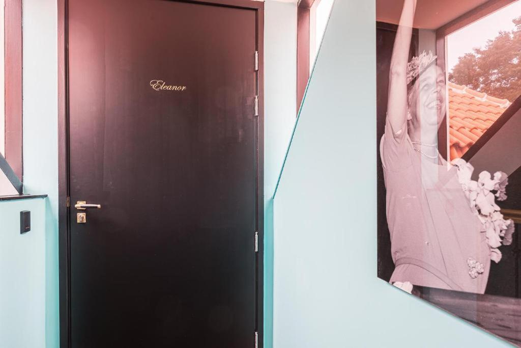 Deluxe King Suite photo 3