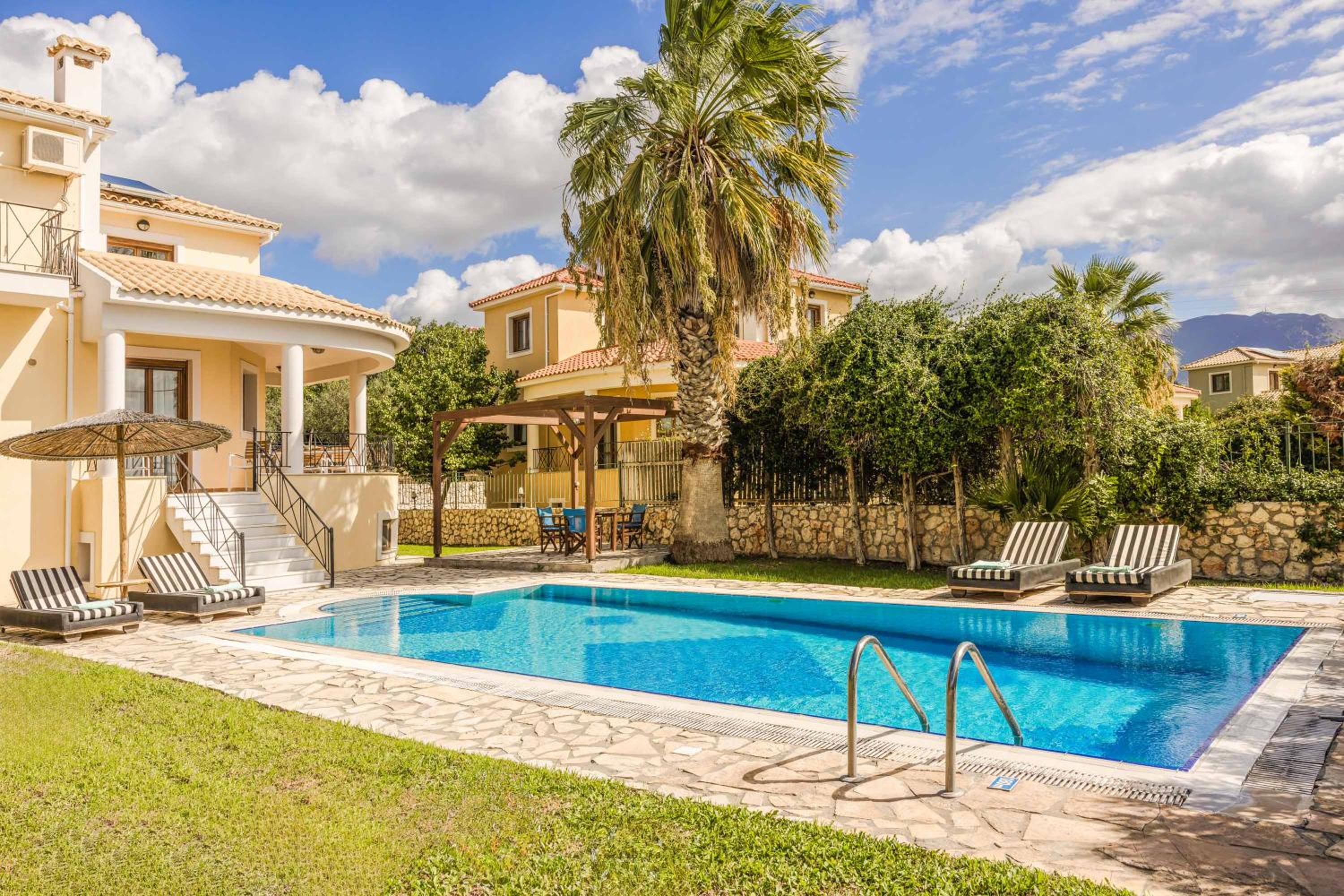 Villa photo 2
