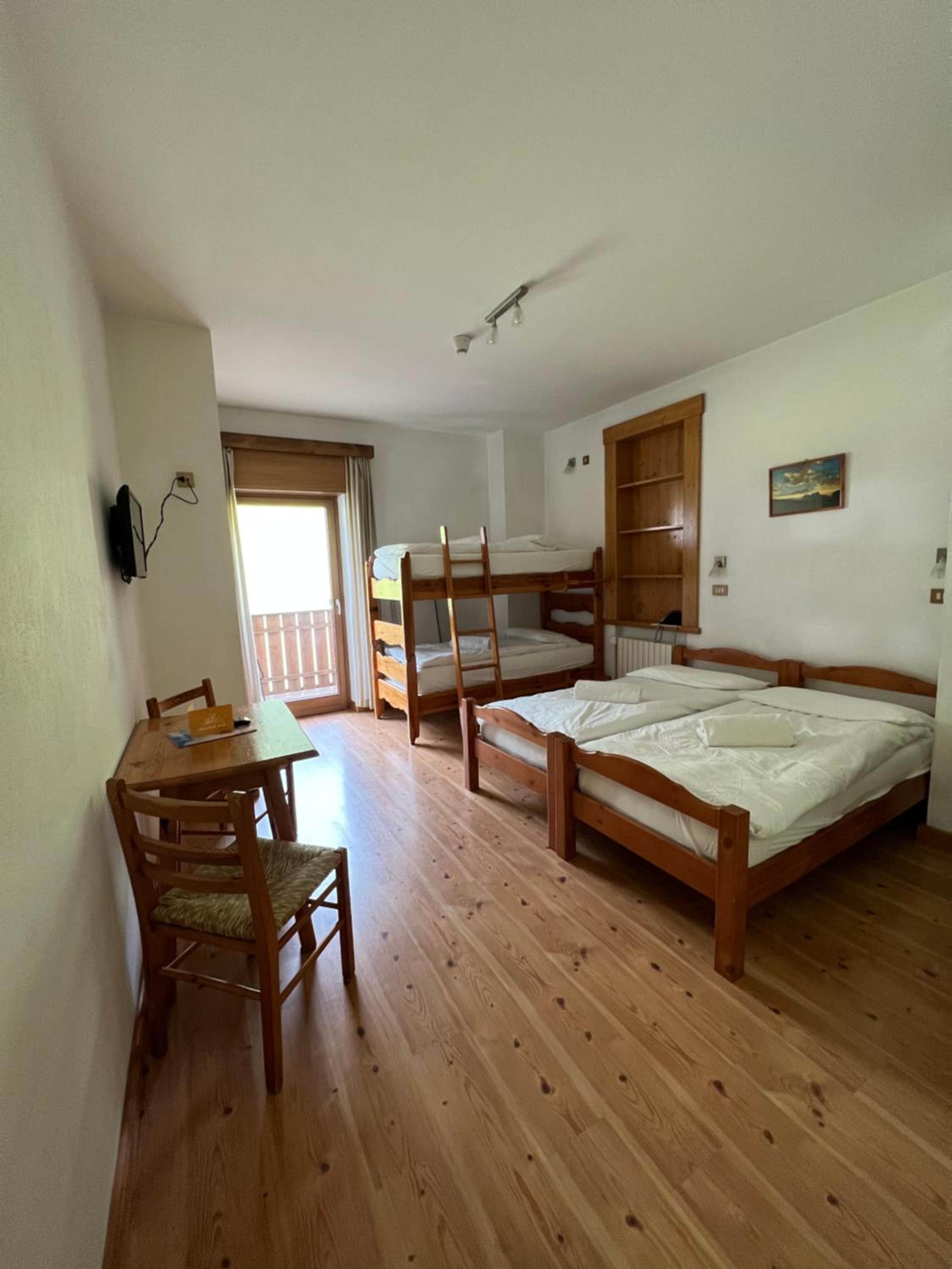 Classic Quadruple Room photo 2