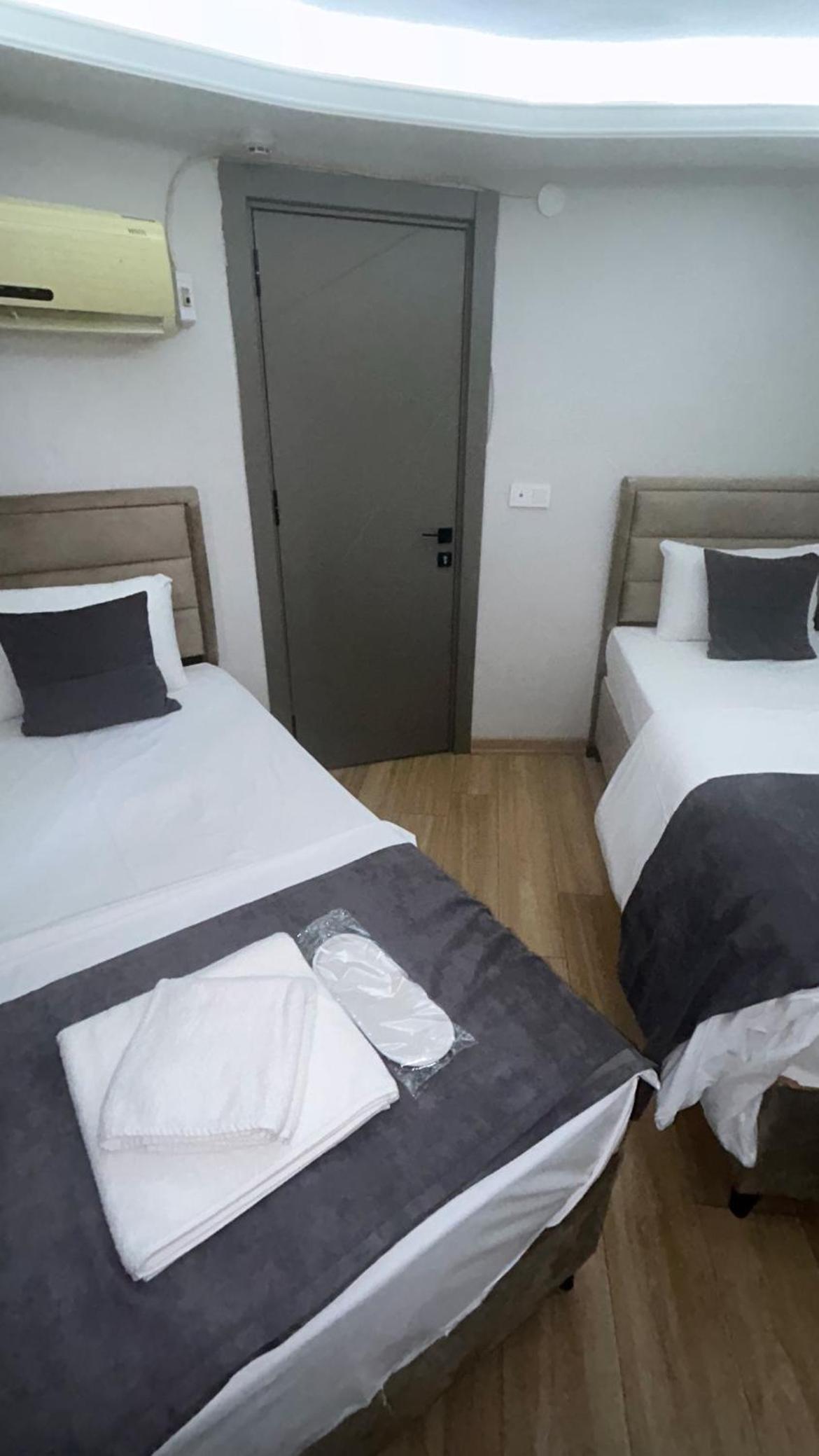 Budget Twin Room photo 2