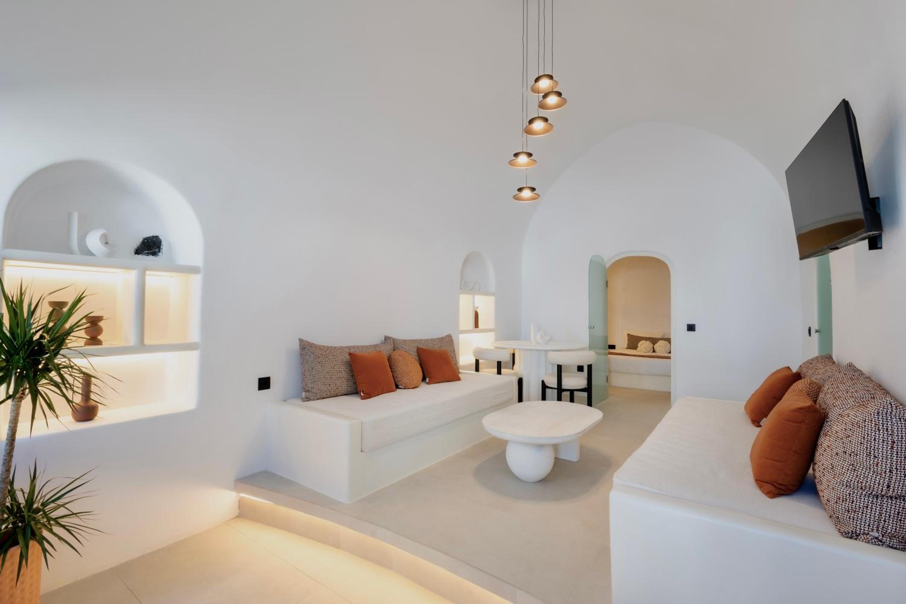 Premium Suite with Private Hot Tub - Photo 6