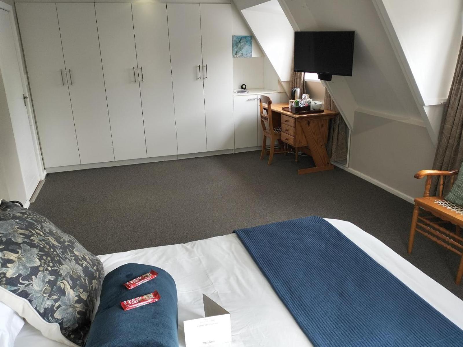 Budget Double Room photo 3