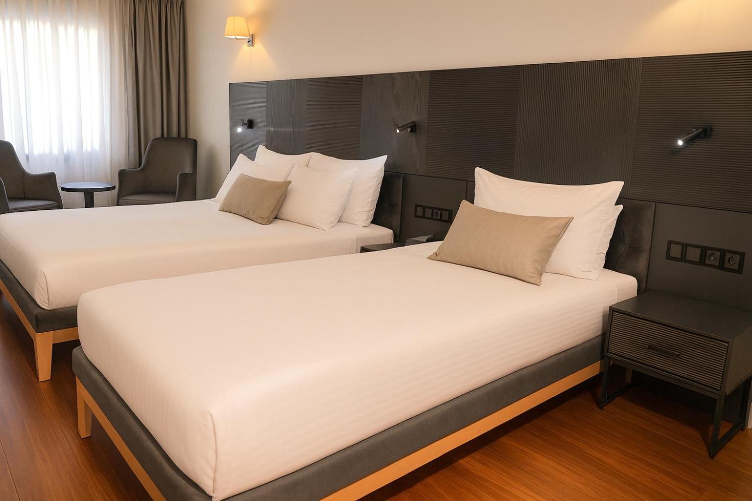 standard Twin Room with City View - Non-Smoking - Photo 1