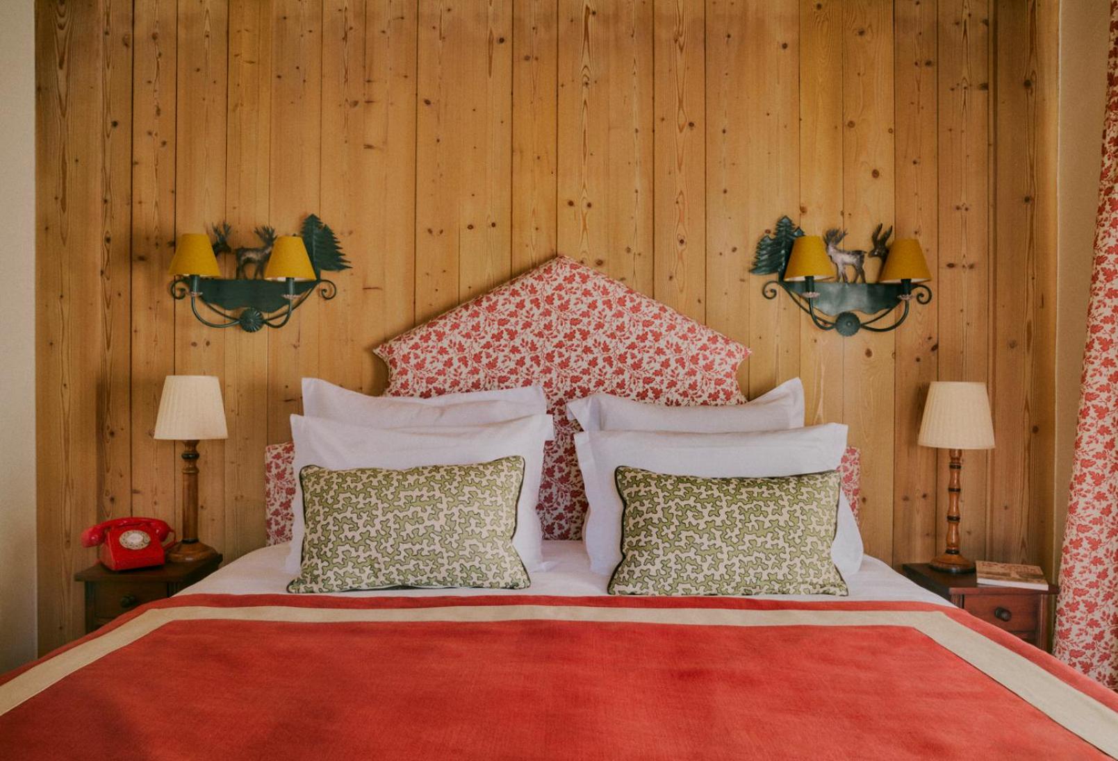 Superior Room with Balcony - Photo 5