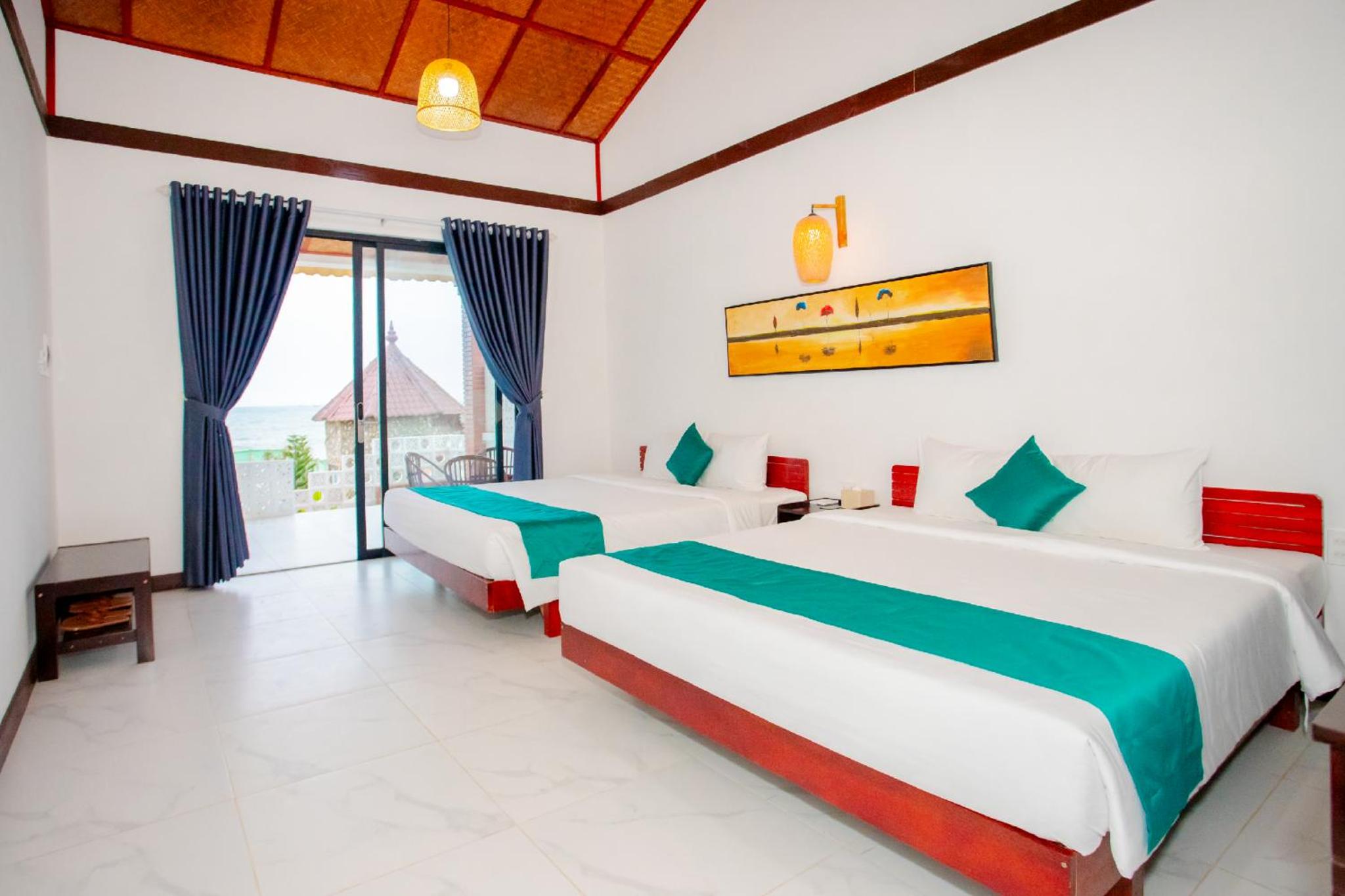 Deluxe Twin Room with Sea View - Photo 1