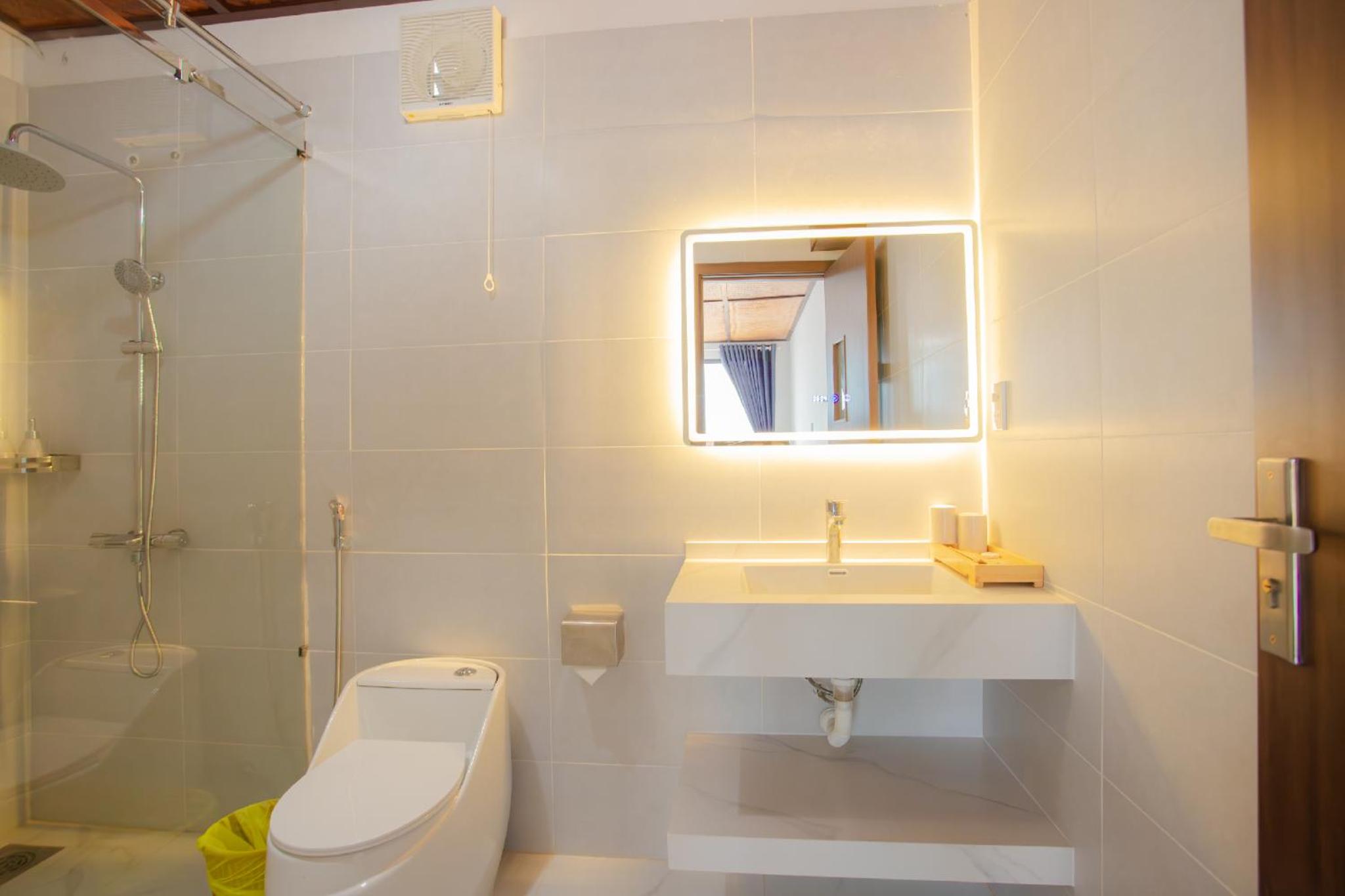 Deluxe Twin Room with Sea View - Photo 5