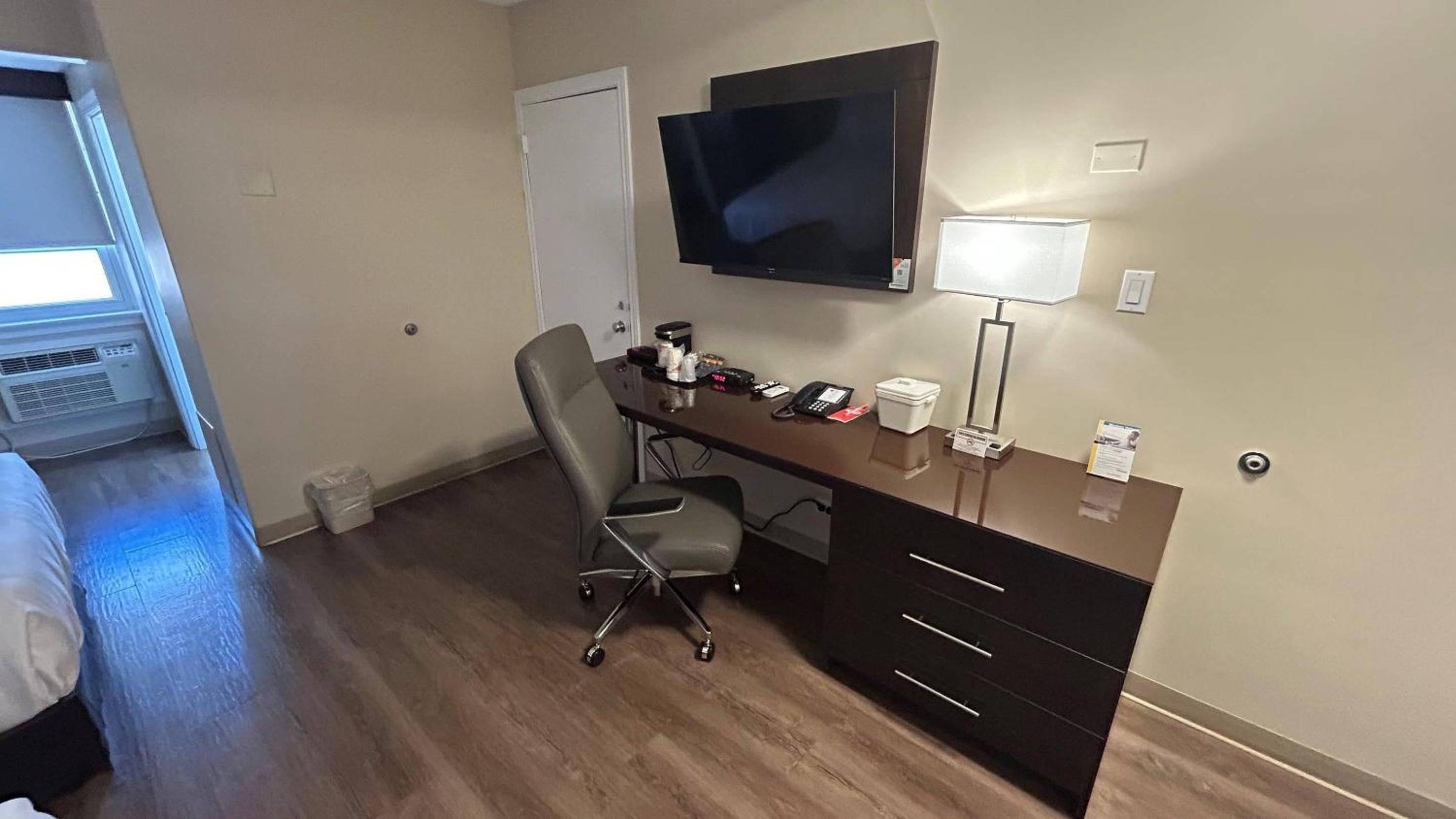 Superior King Room - Non-Smoking