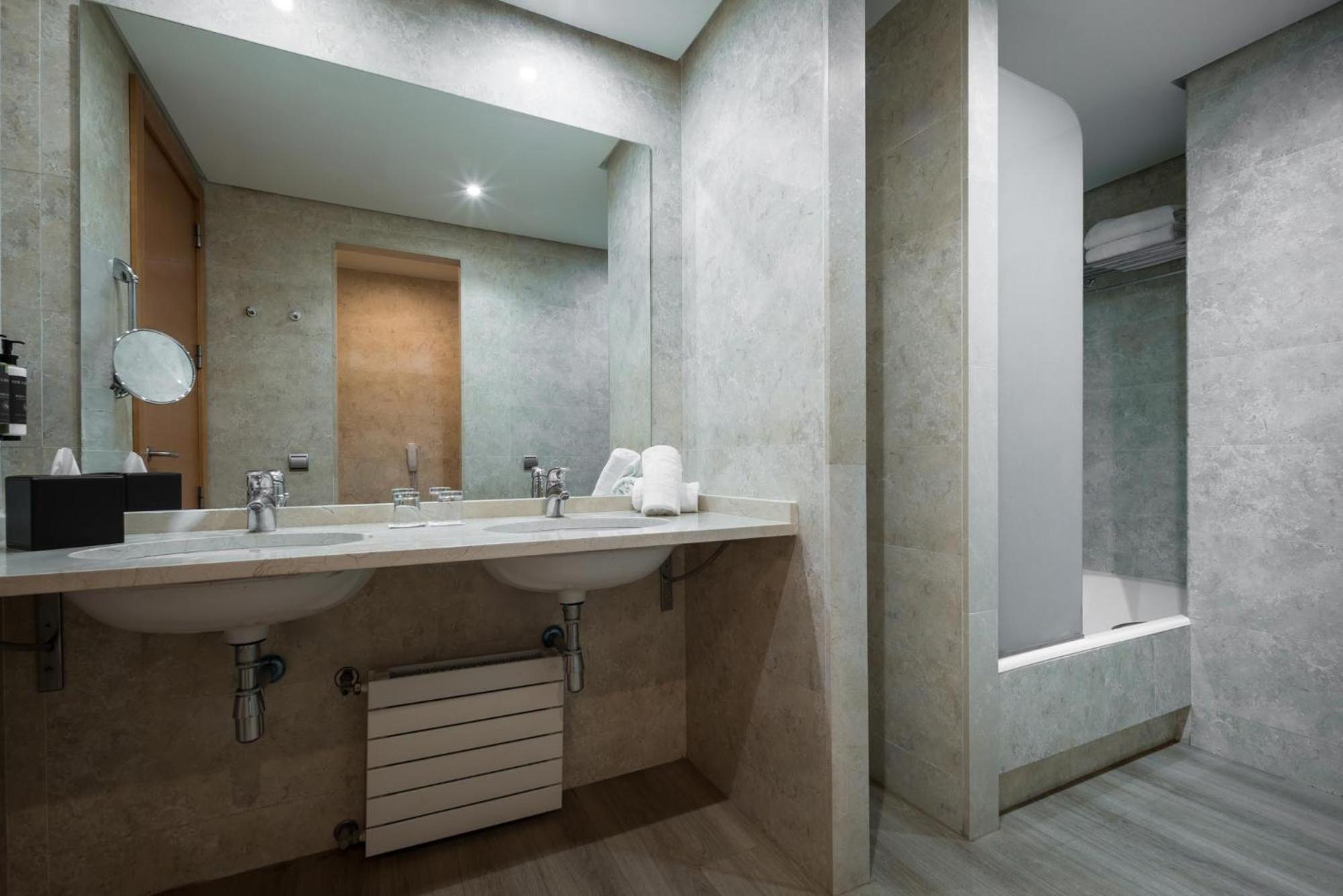 Superior Double Room - Photo 1