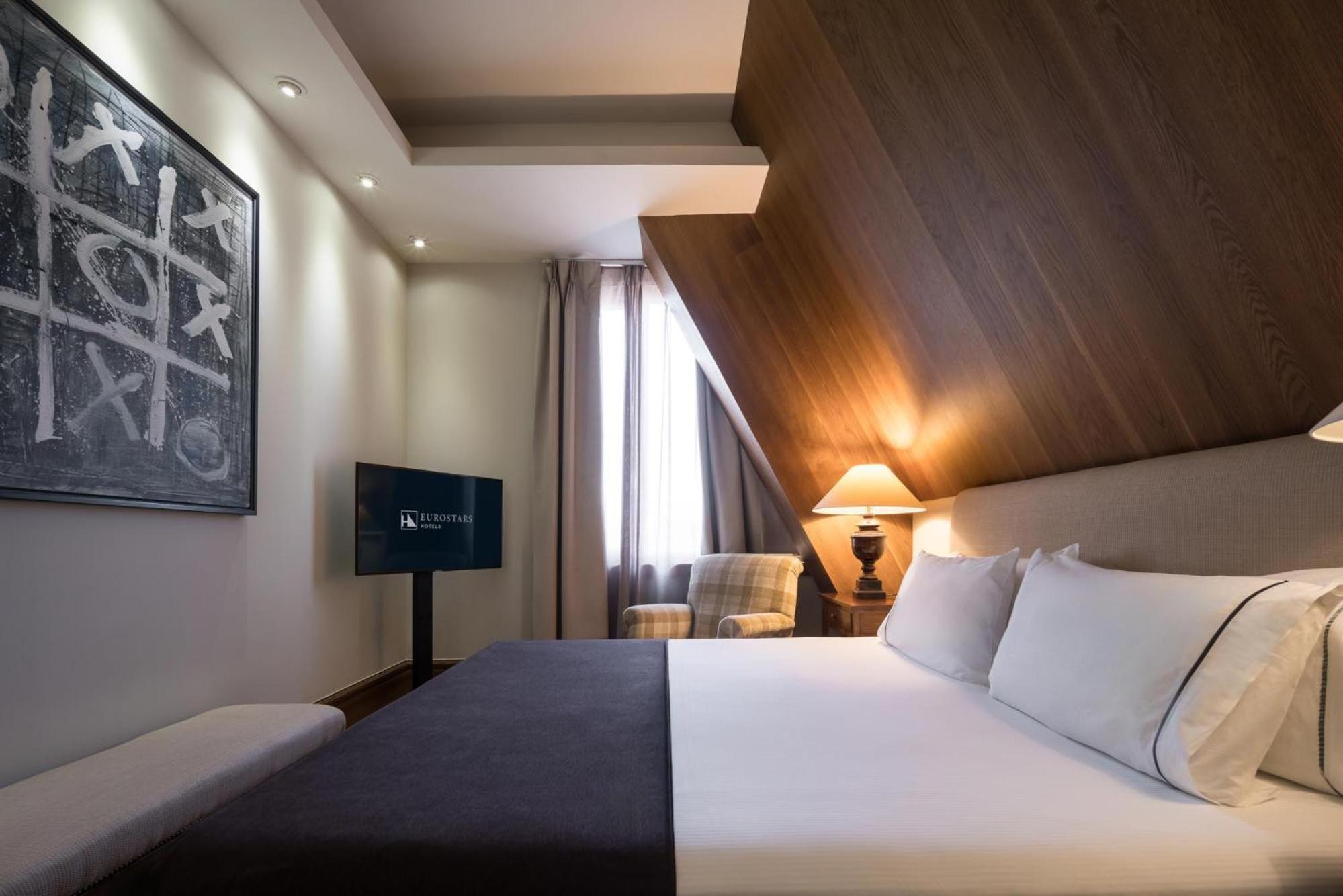 Double or Twin Room connecting room - Photo 10
