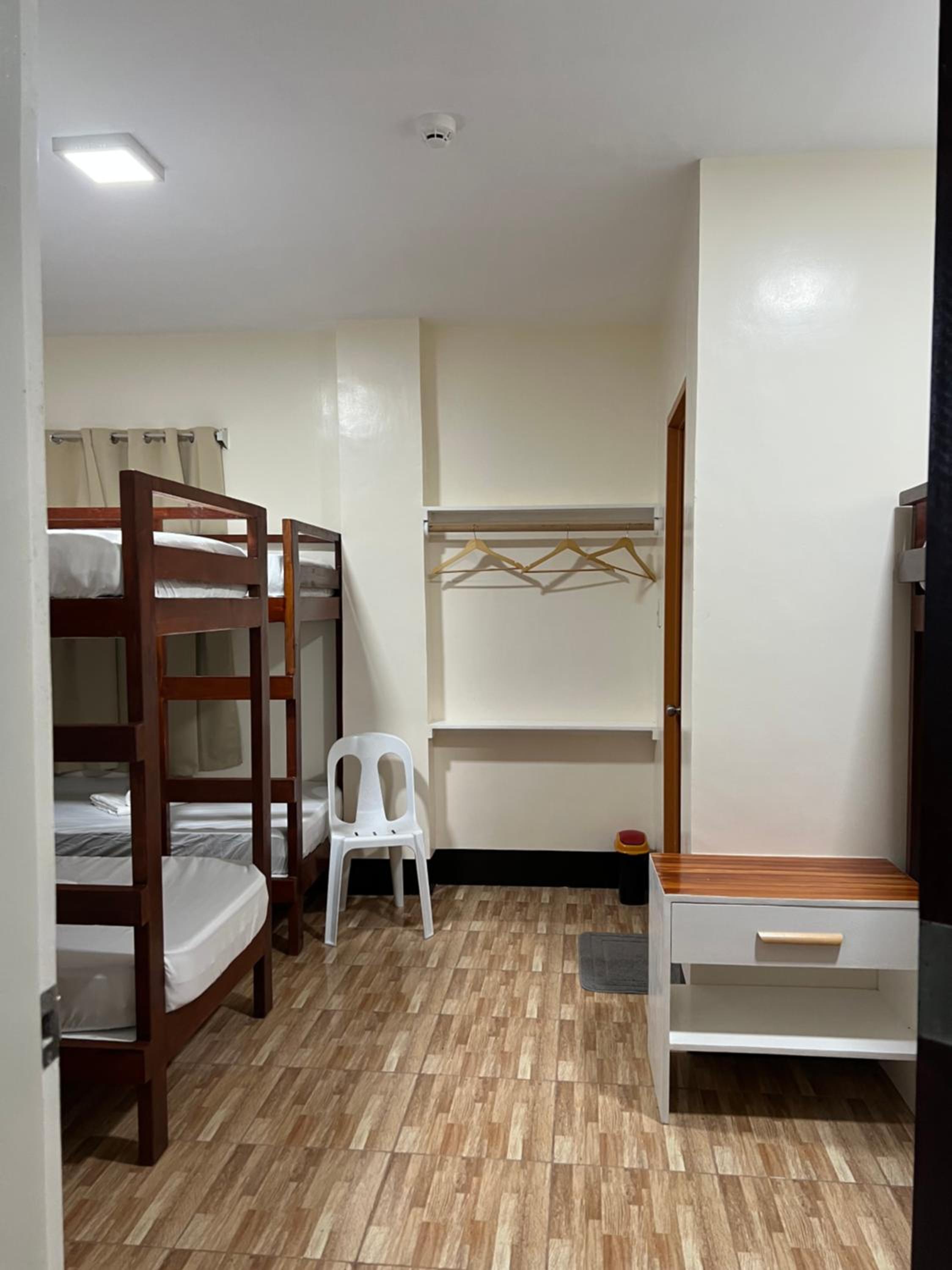 8-Bed Mixed Dormitory Room photo 2