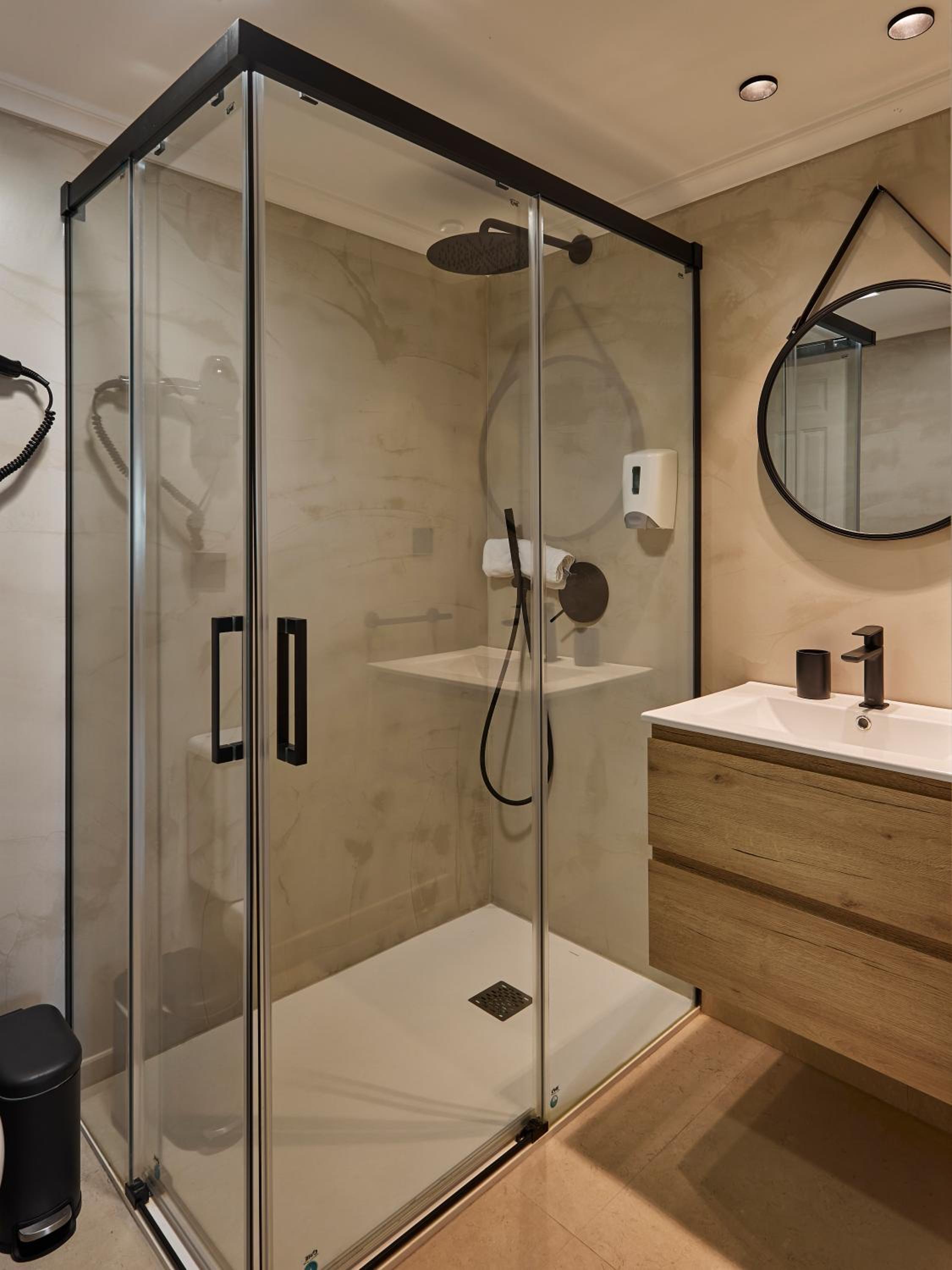 Two-Bedroom Deluxe Apartment