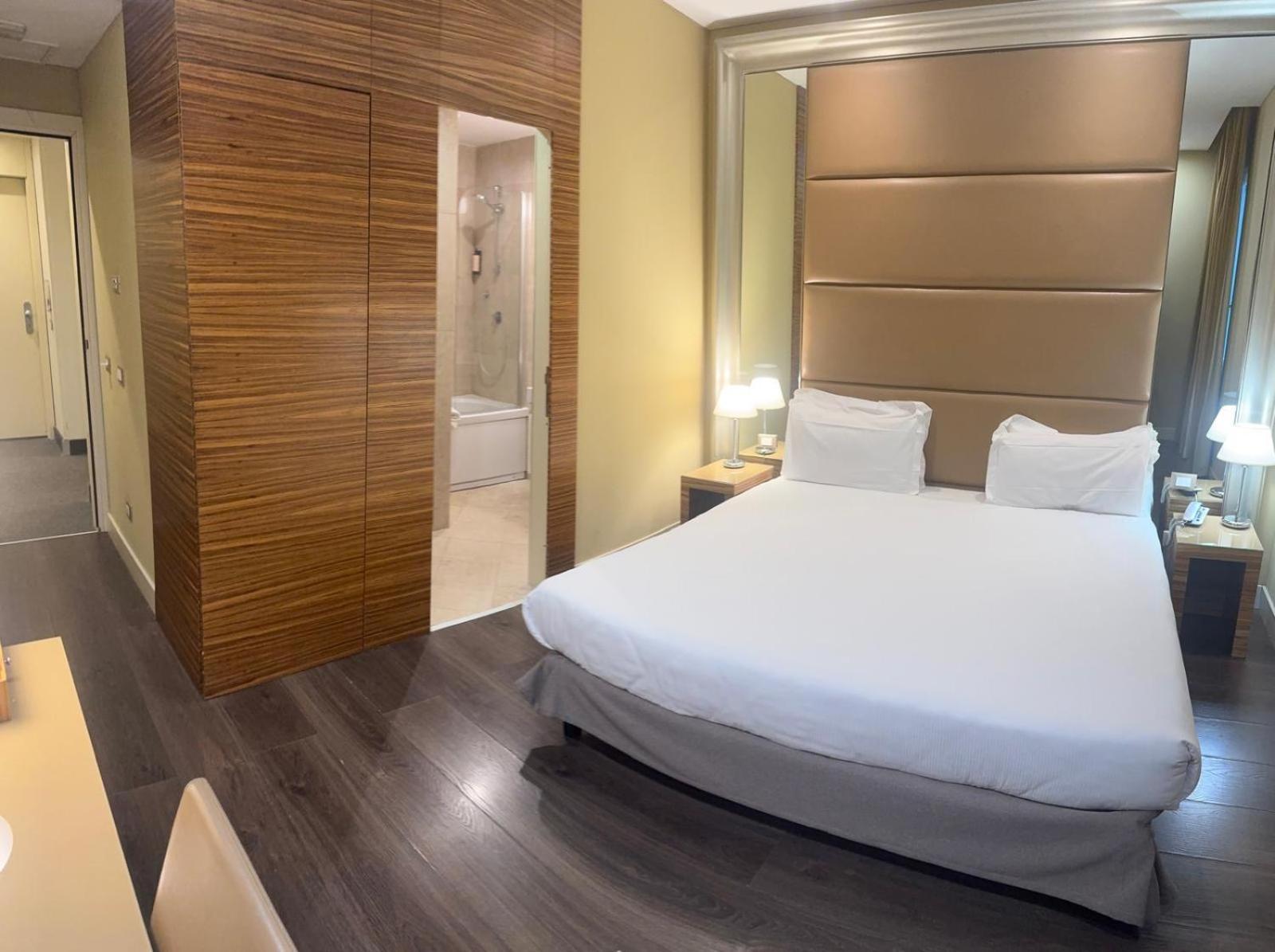 Deluxe Double Room photo 2