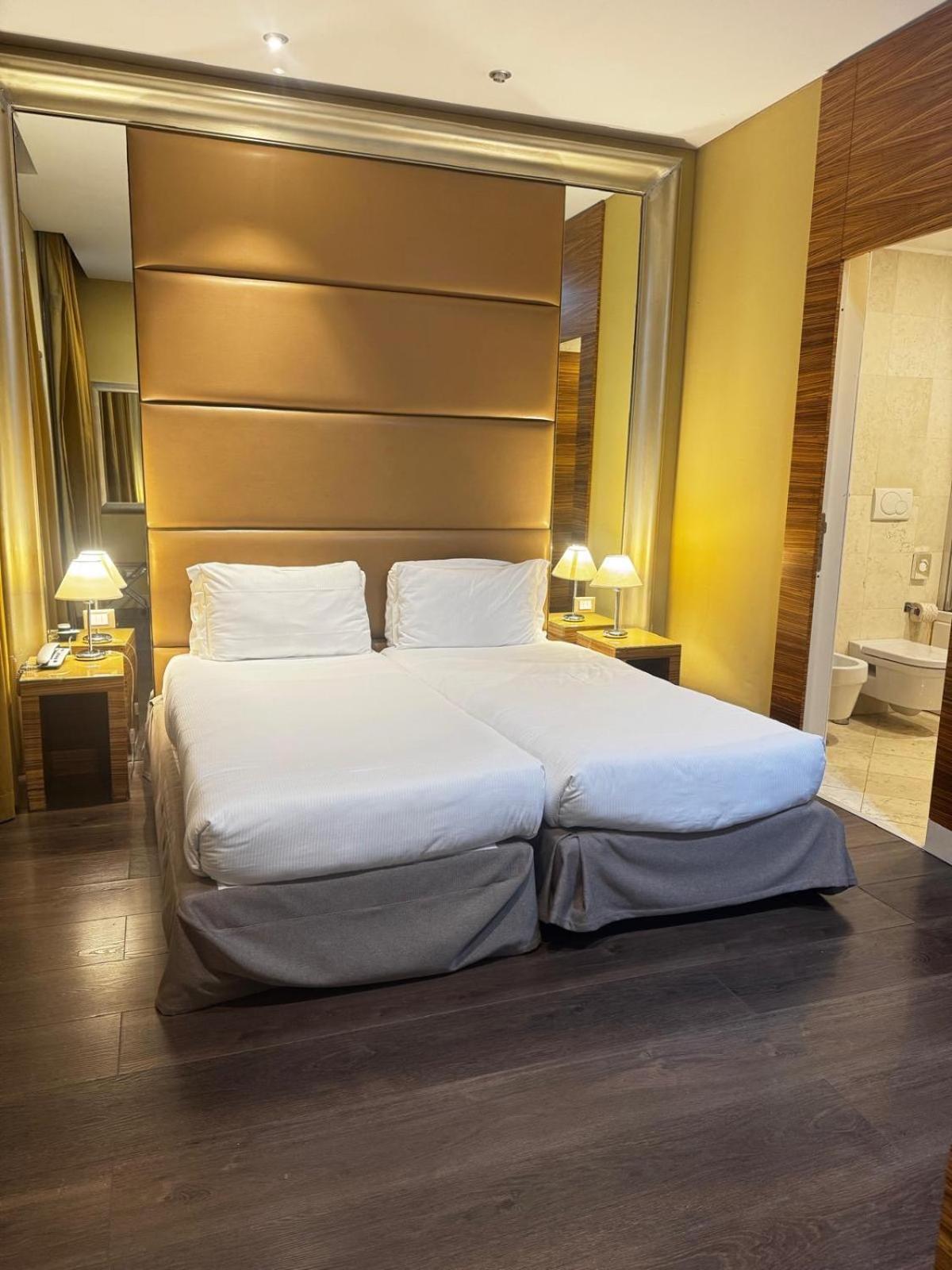 Deluxe Twin Room photo 3