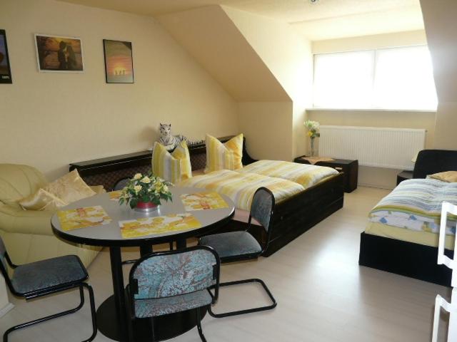 Triple Room with Bathroom - Photo 1