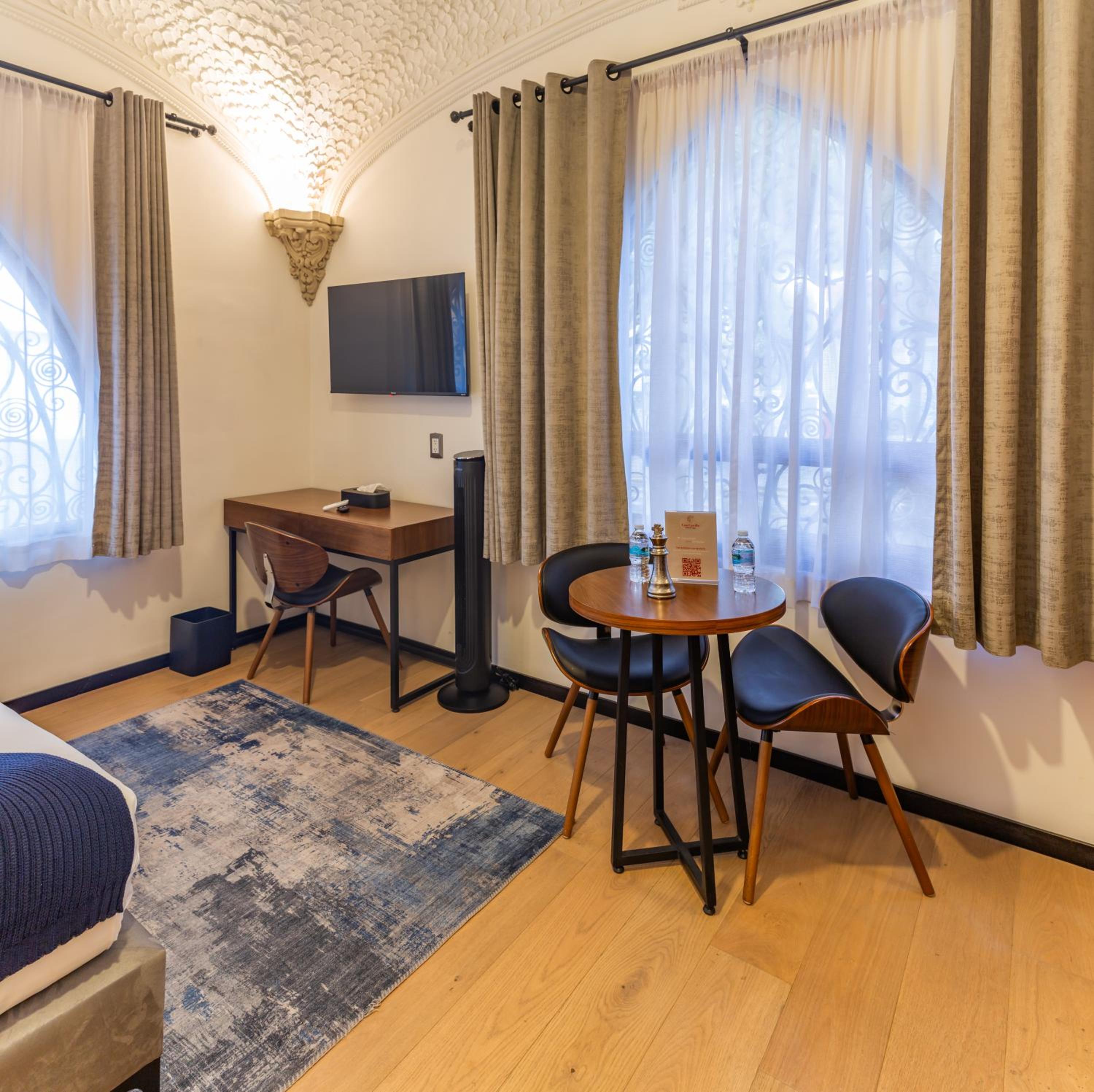 Standard Double Room - Photo 9