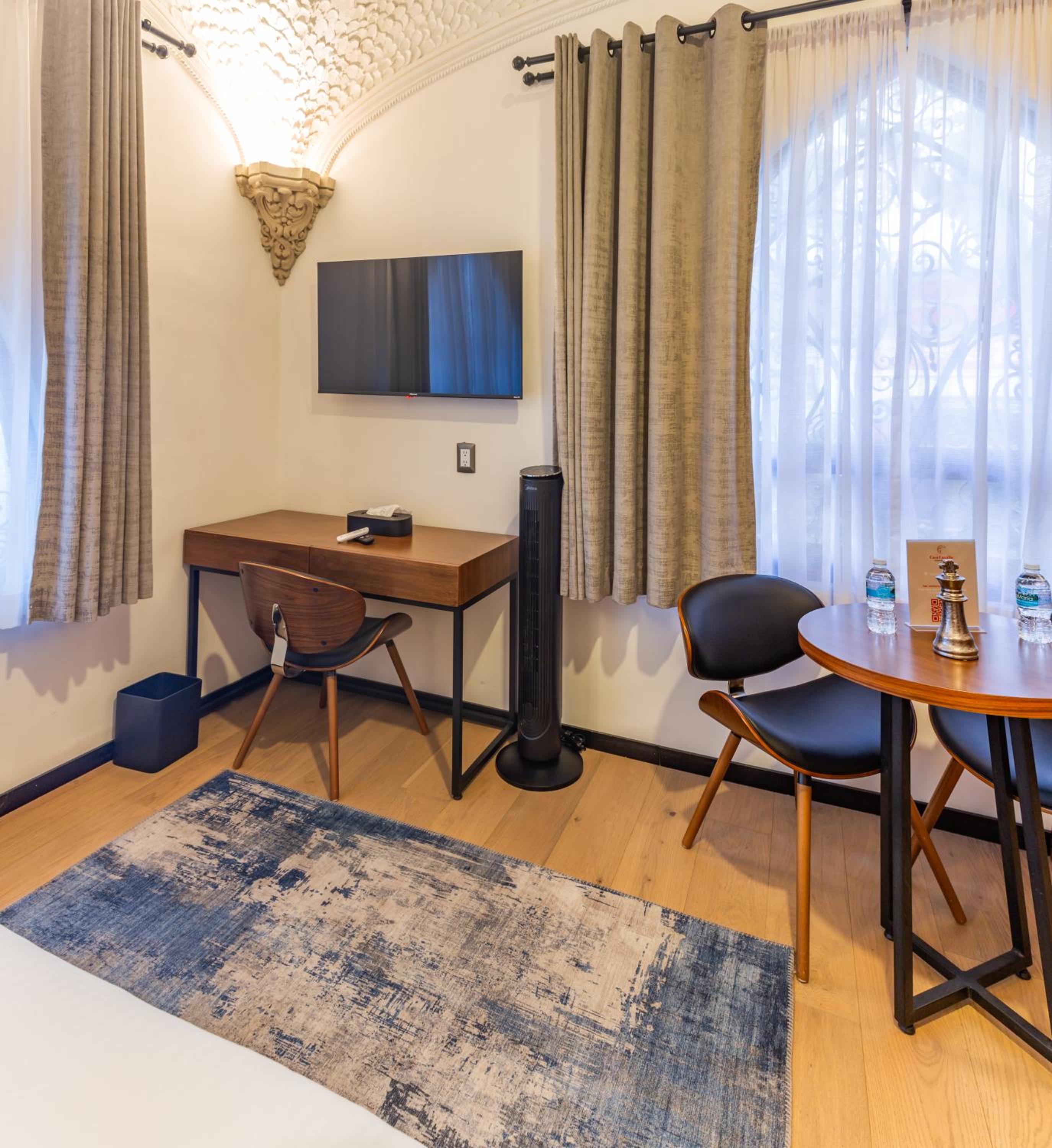 Standard Double Room - Photo 12