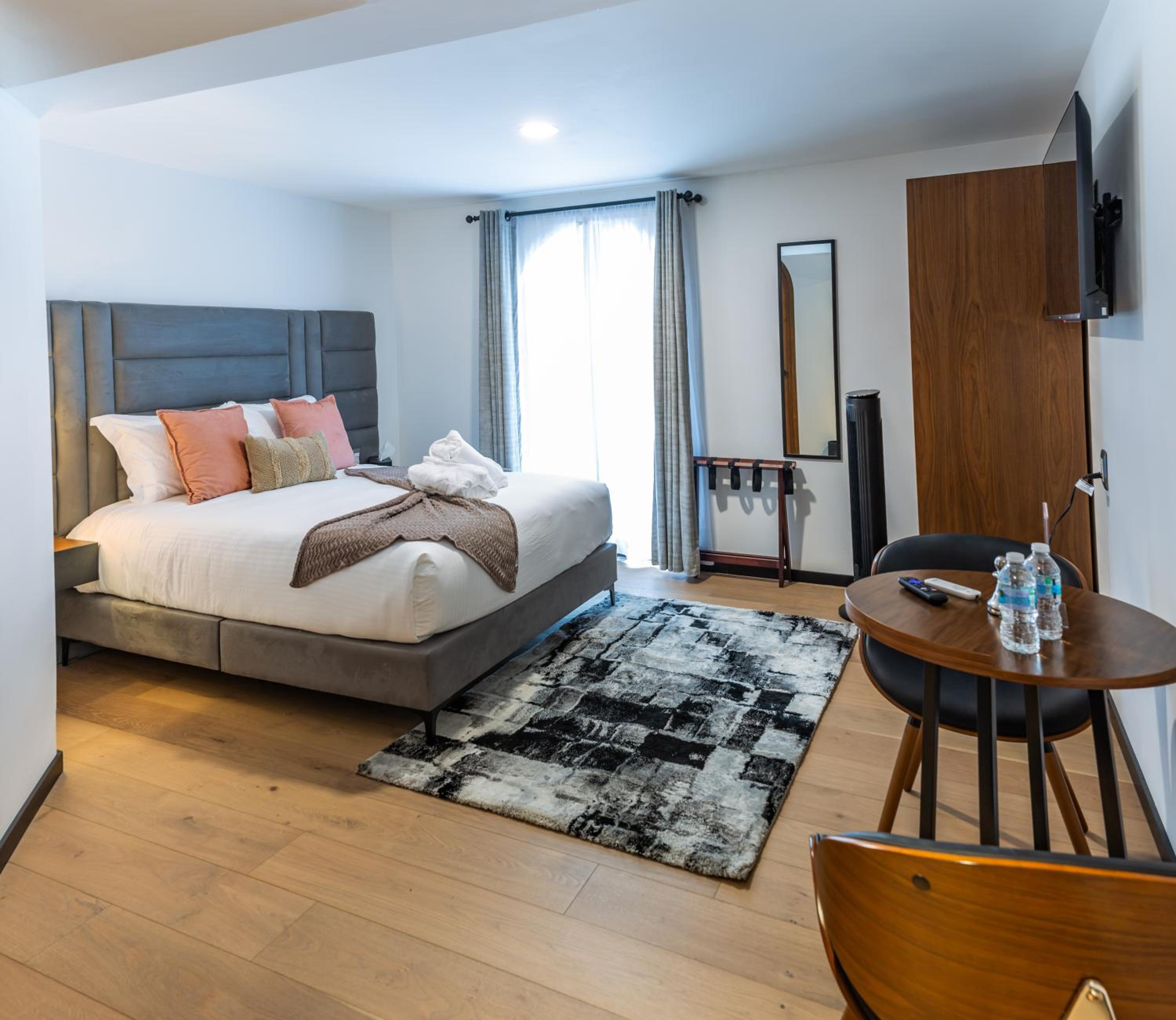Double Room - Photo 8