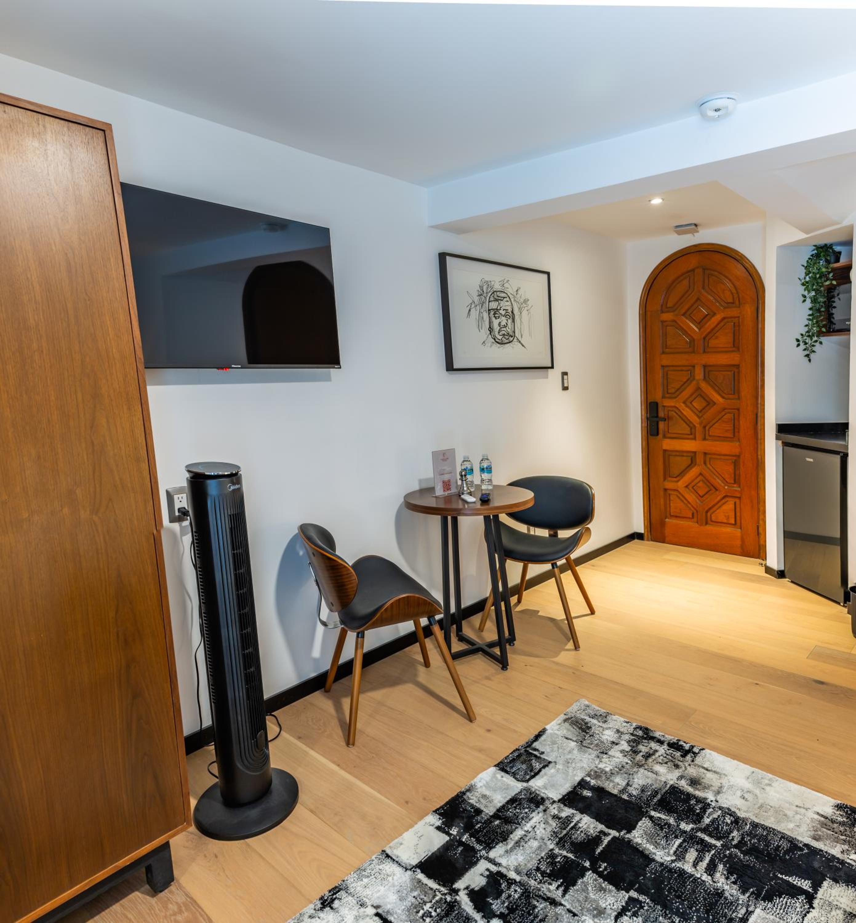 Double Room - Photo 7