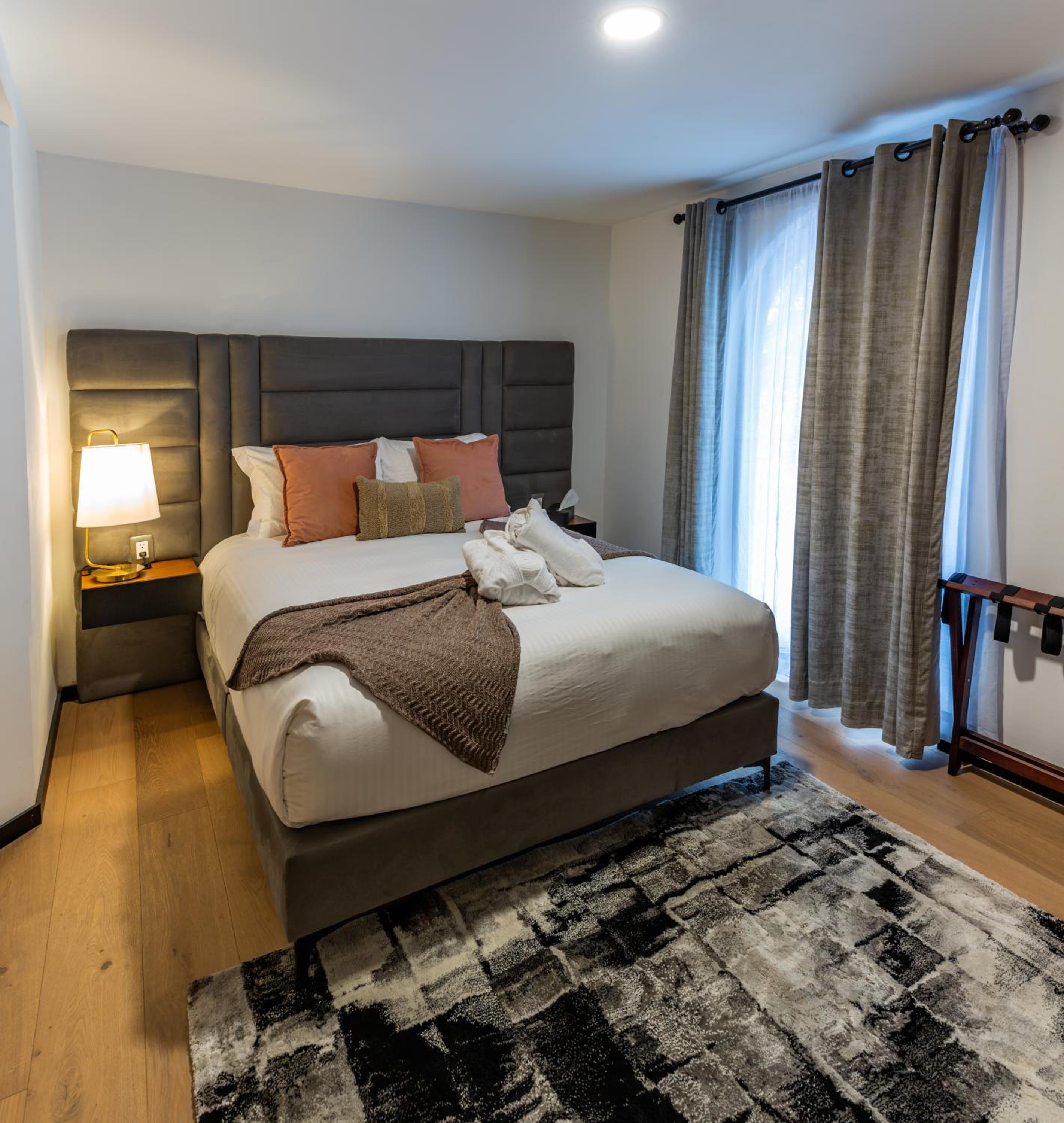 Double Room - Photo 6