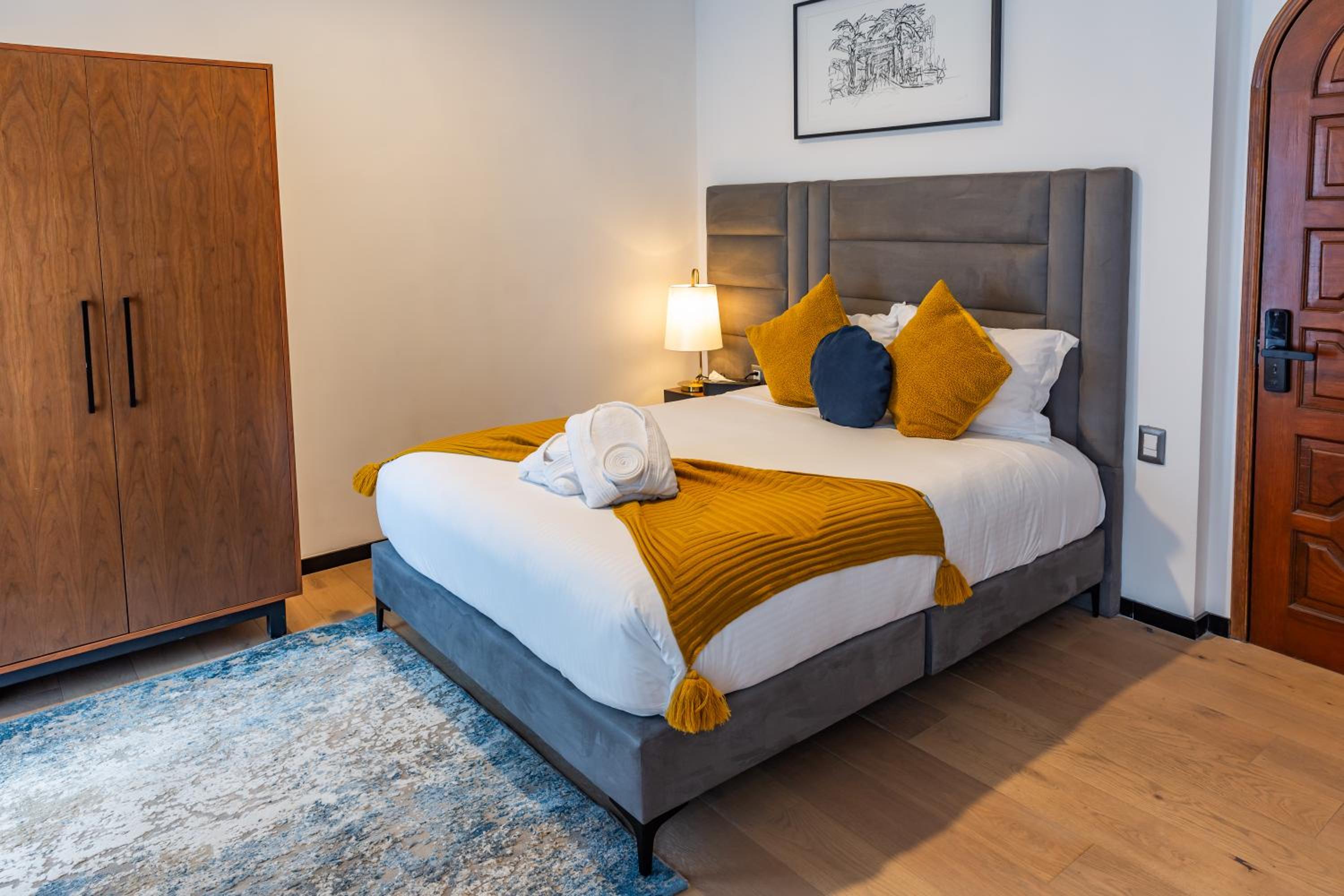 Deluxe Double Room (2 Adults + 1 Child)