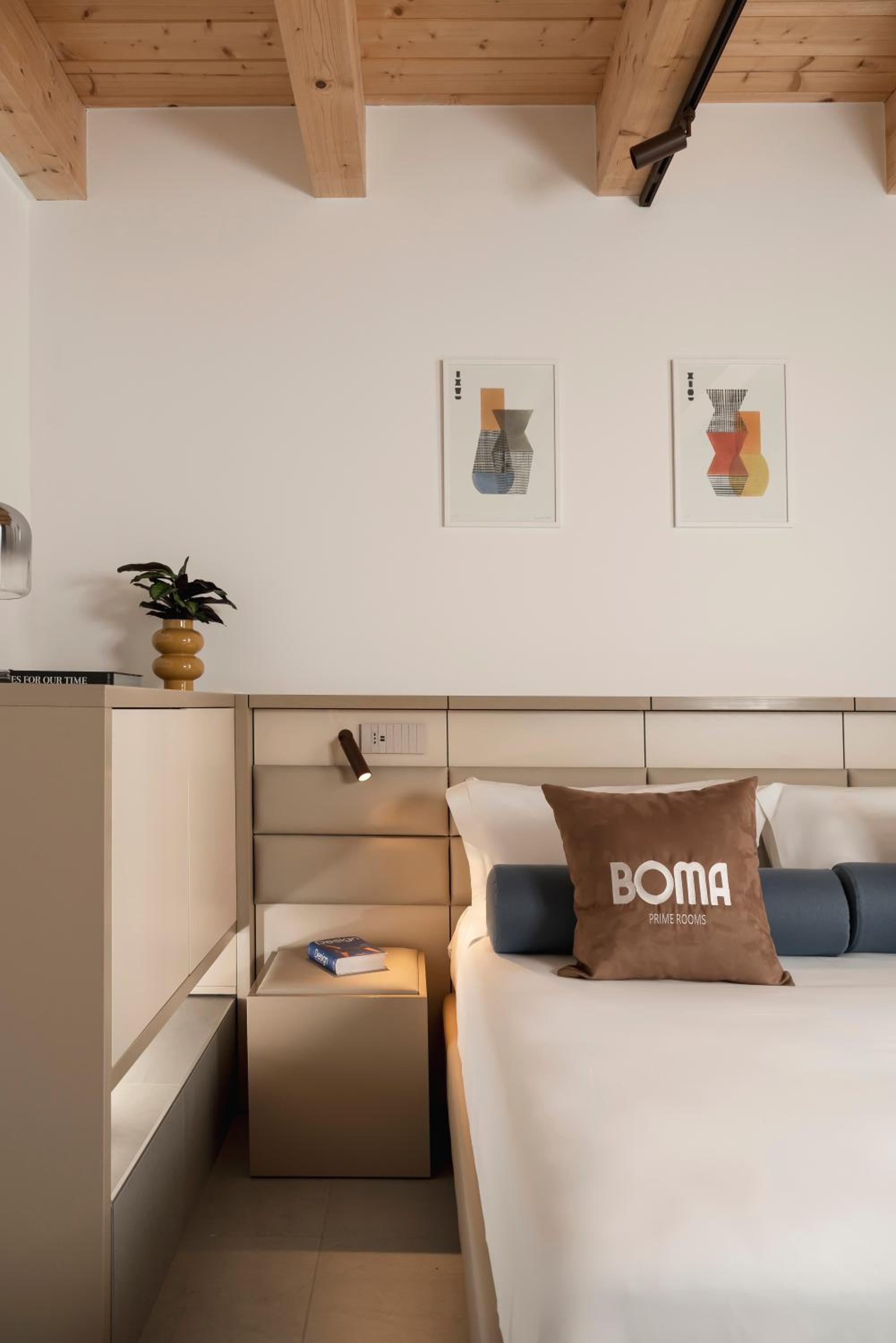 Deluxe Double or Twin Room with City View