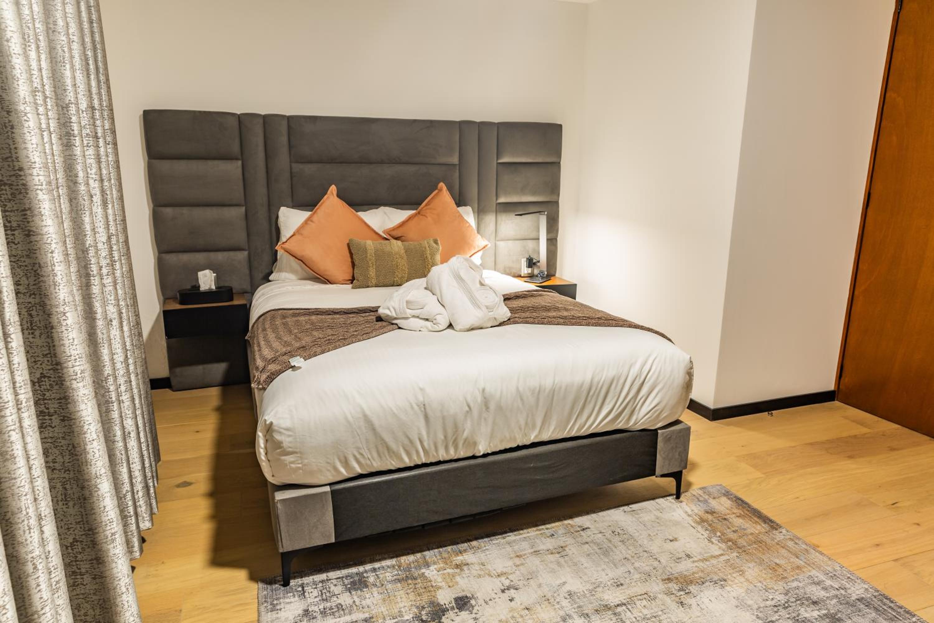 Superior Double Room with Two Double Beds - Photo 5