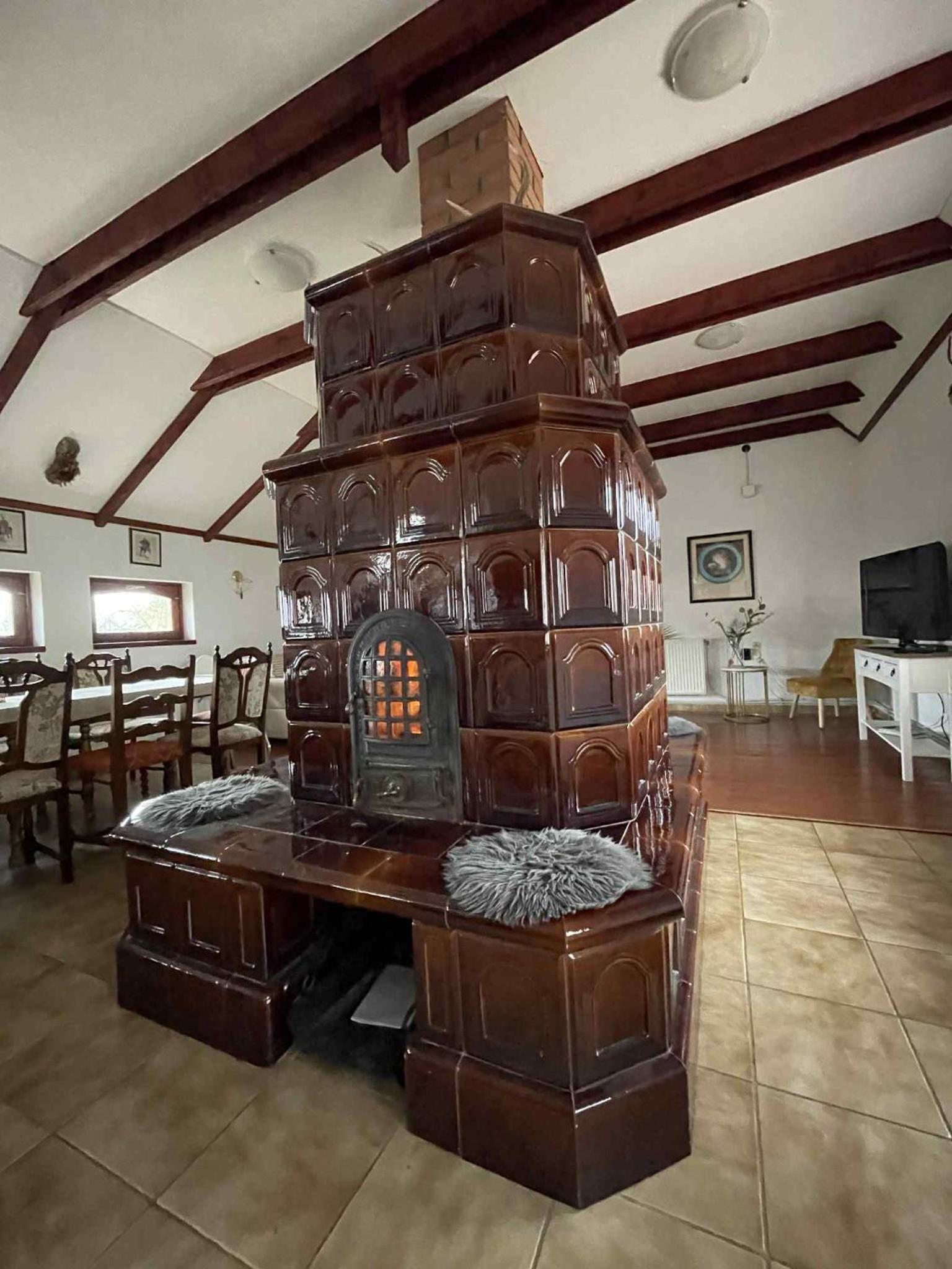 Seven-Bedroom House photo 3