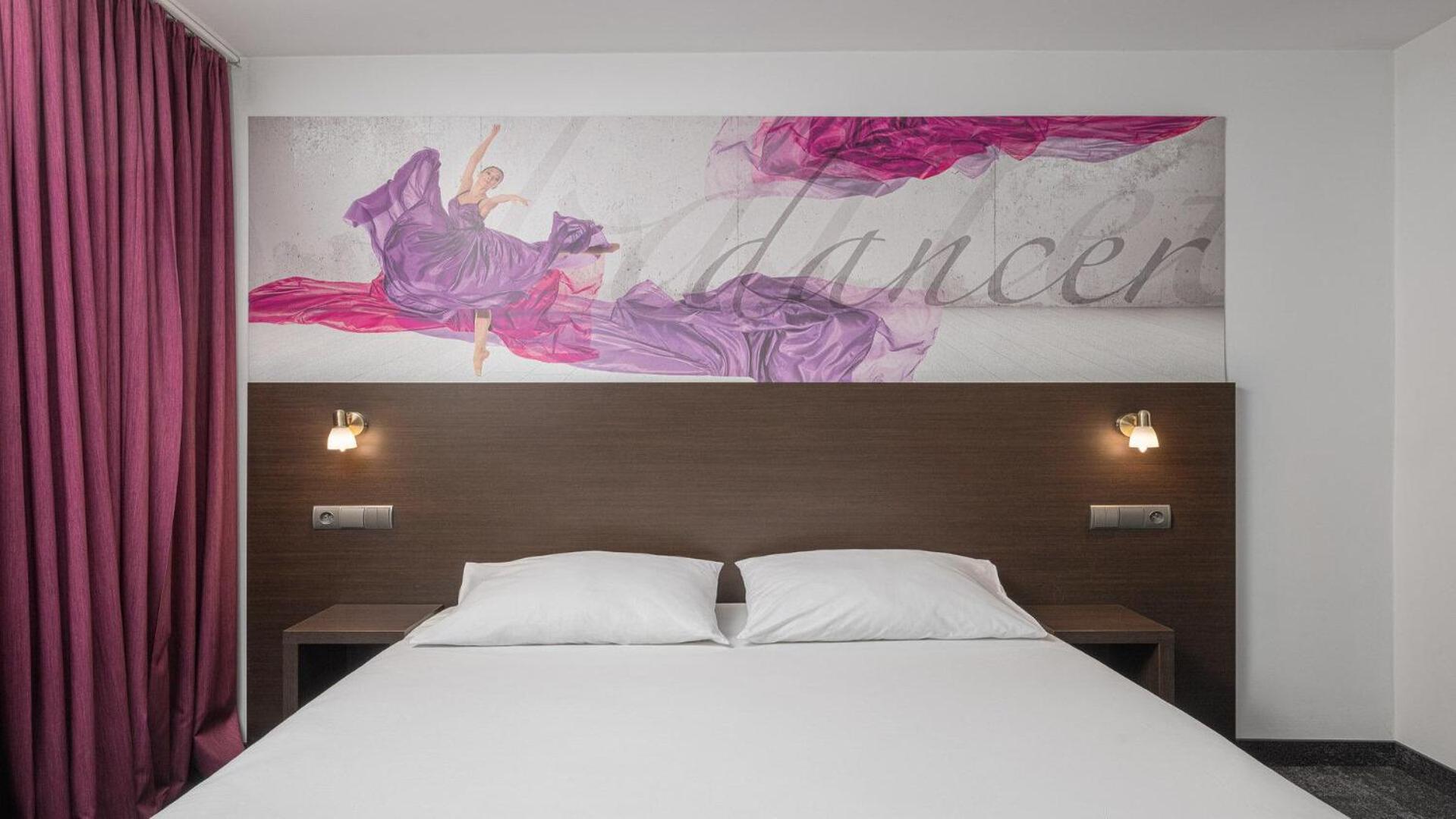 Standard Queen Room