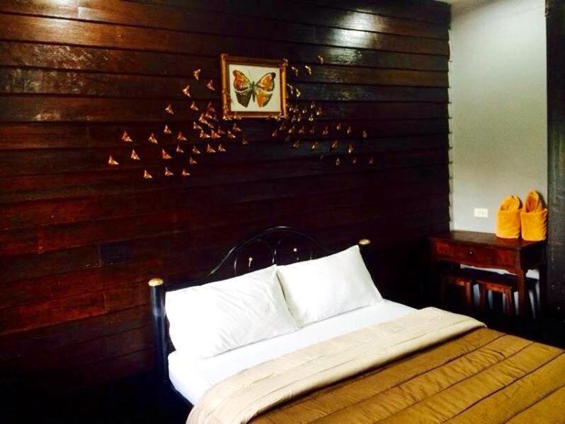 Standard Double Room with Fan and Private Bathroom photo 2
