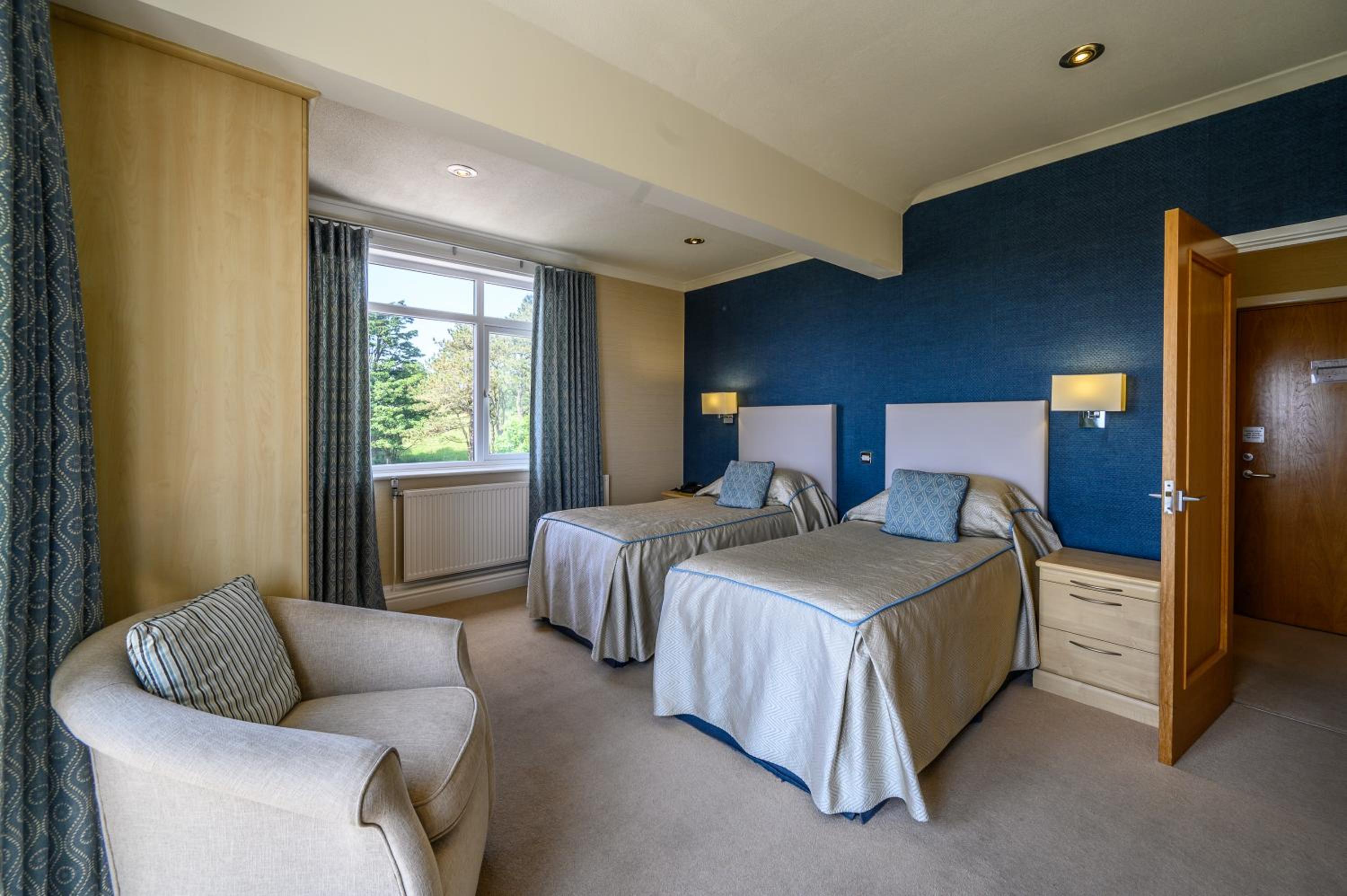 Family Room with Sea View photo 2