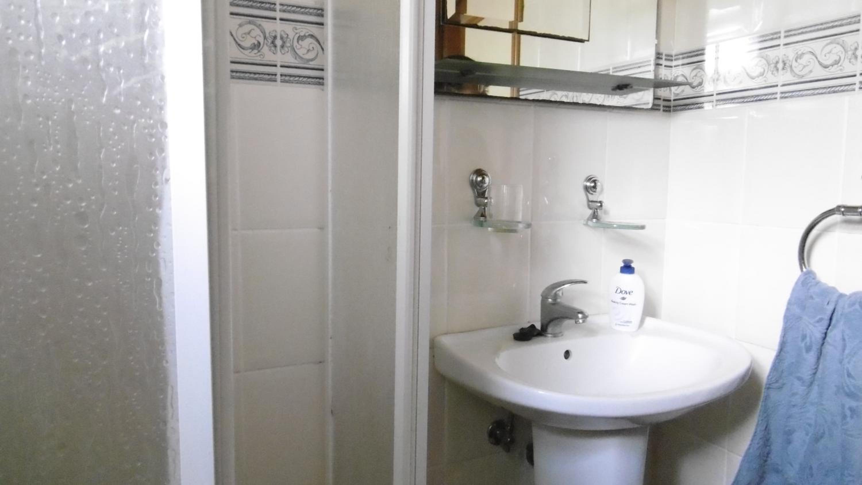 Double Room with Private Bathroom photo 3