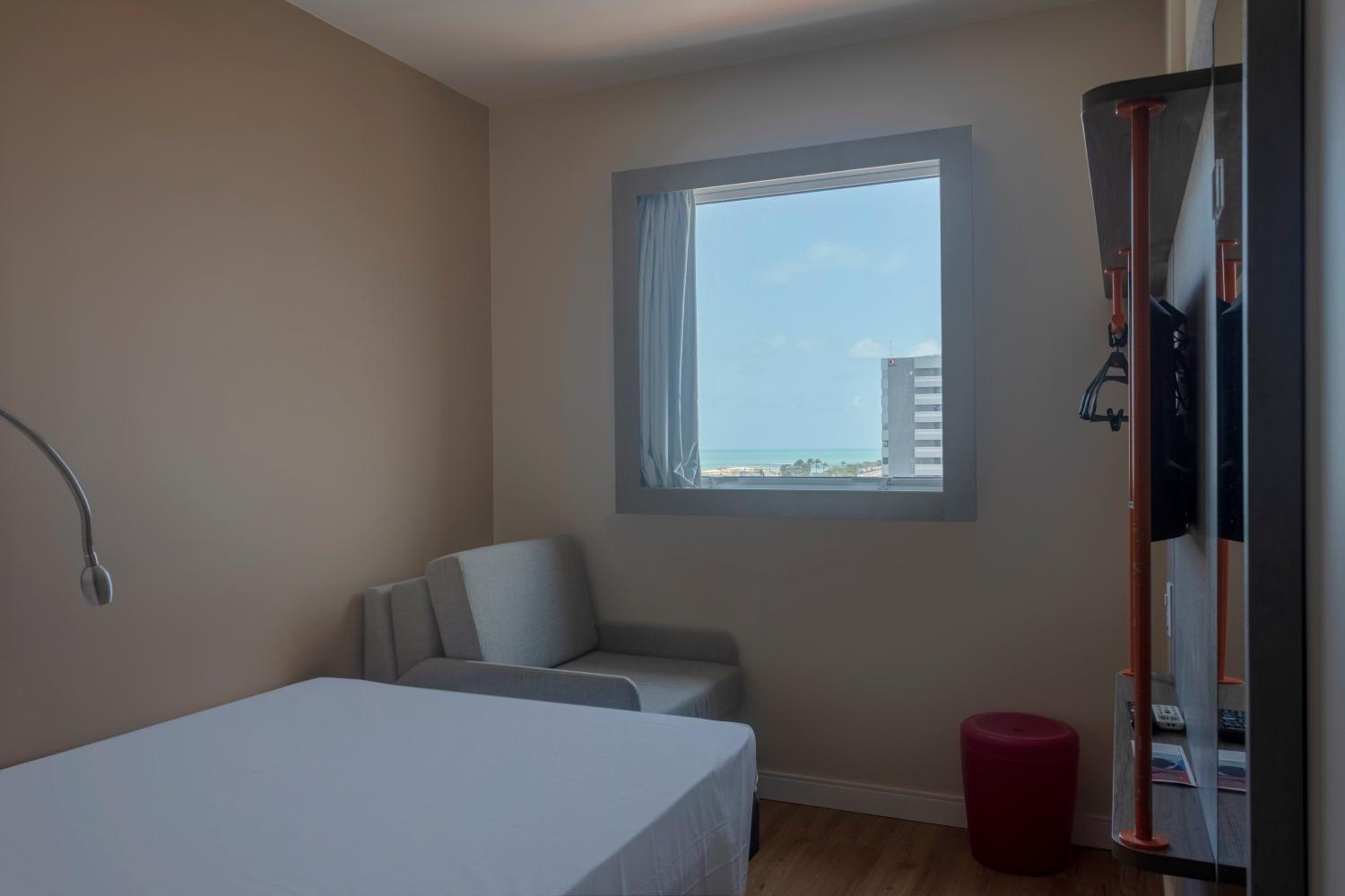 Double Room with Sofa Bed - Photo 5