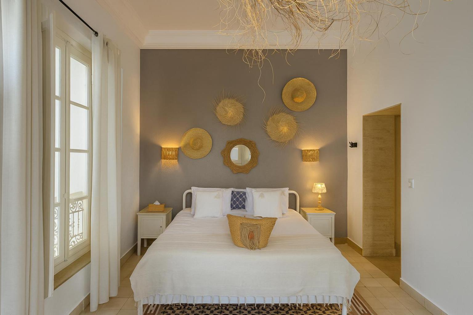 Deluxe Room (2 Adults + 1 Child)