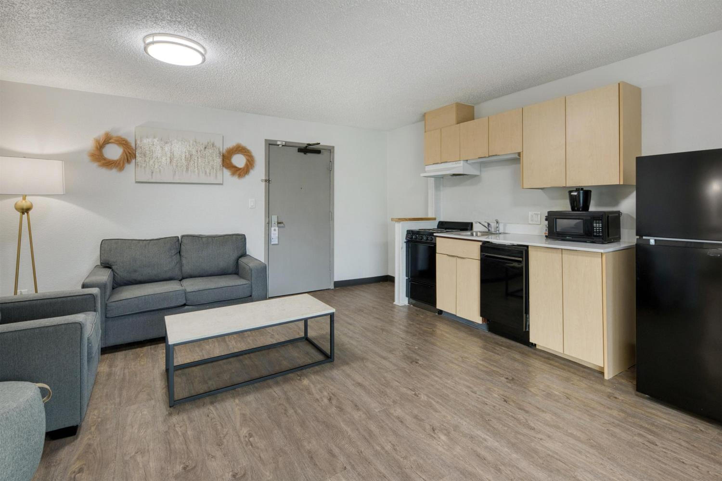 Two-Bedroom Queen Suite with Sofa Bed and Kitchen