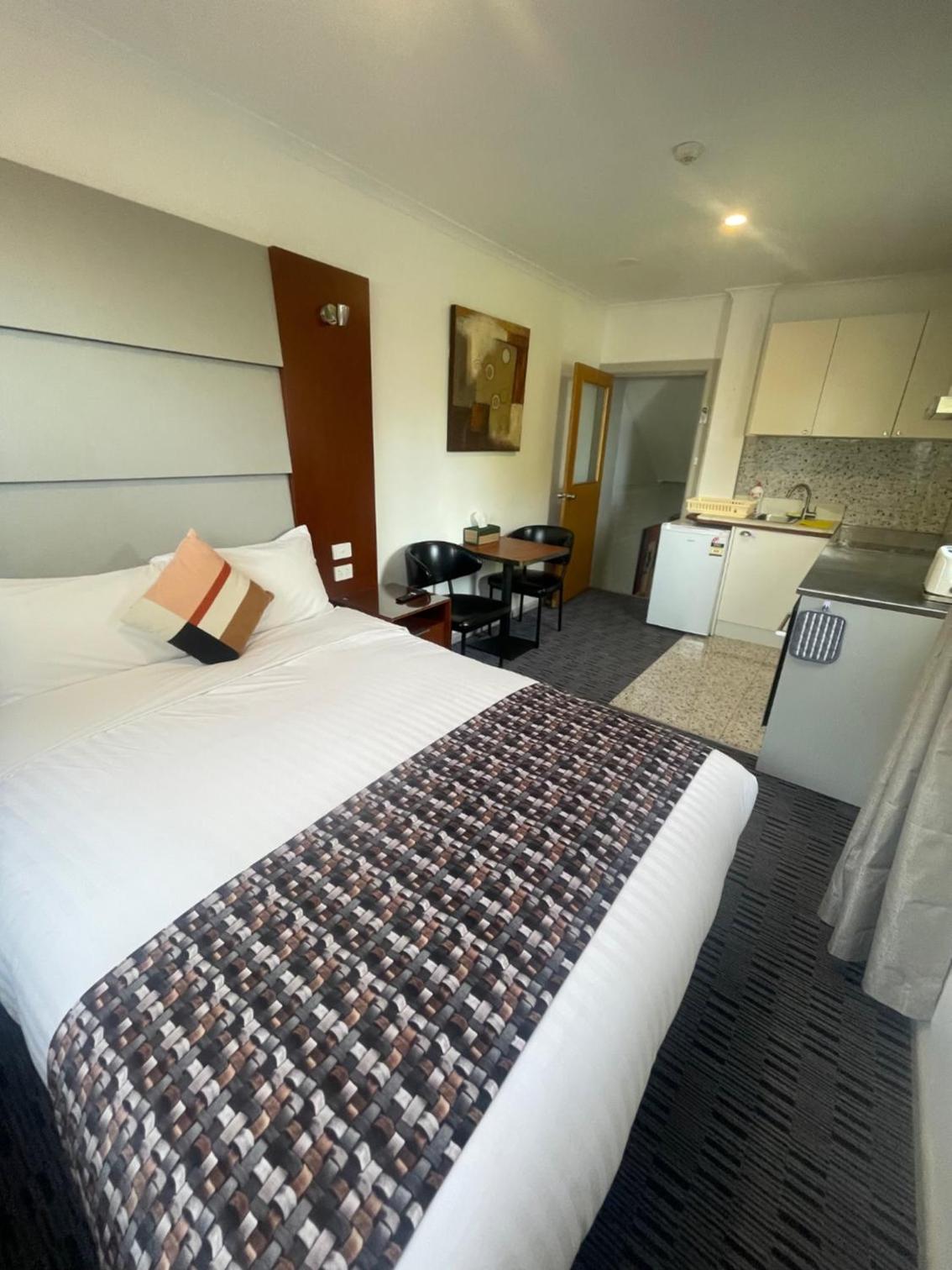 Studio Apartment with Harbor View