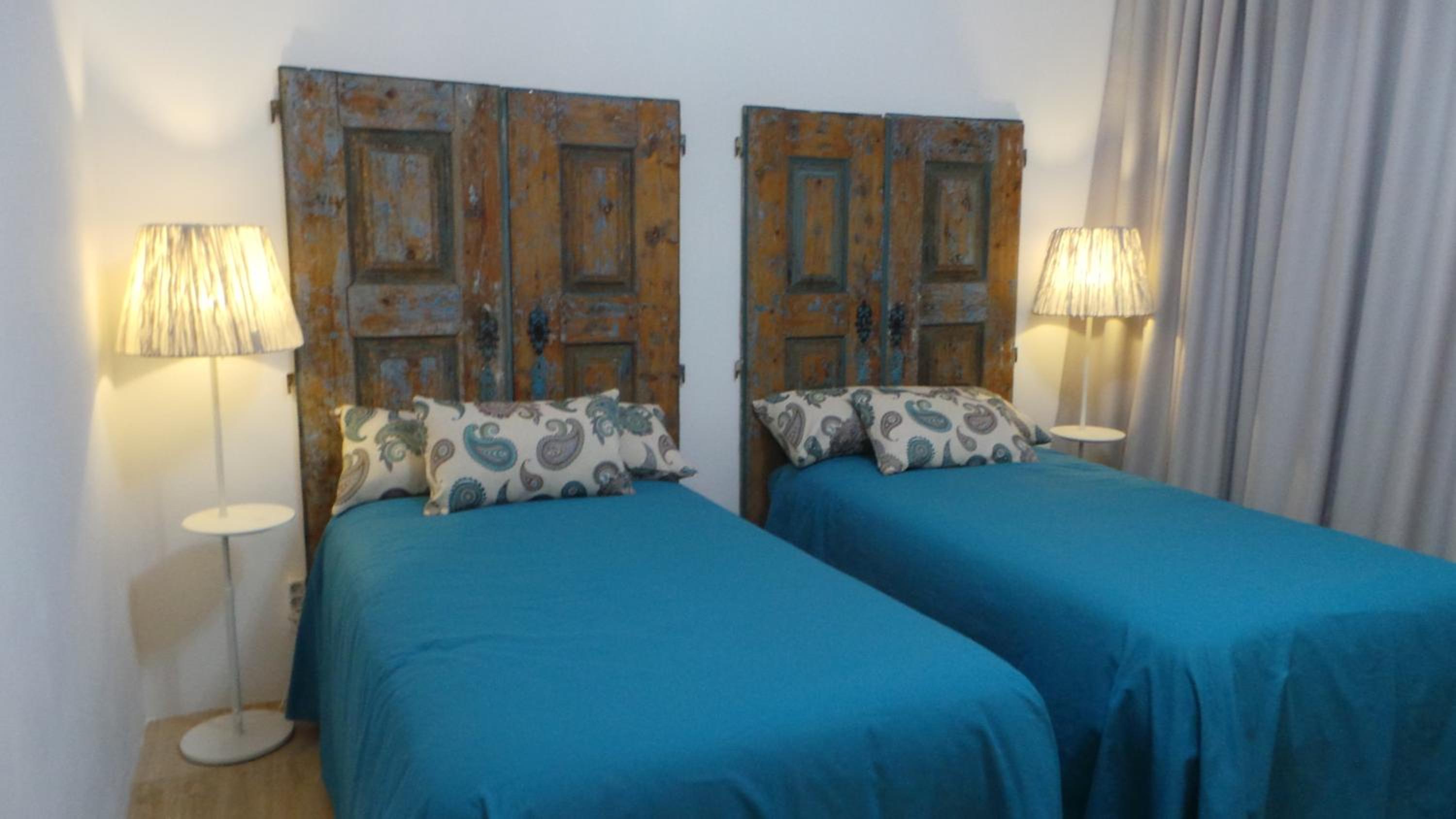 Twin Room with Pool View - Photo 1