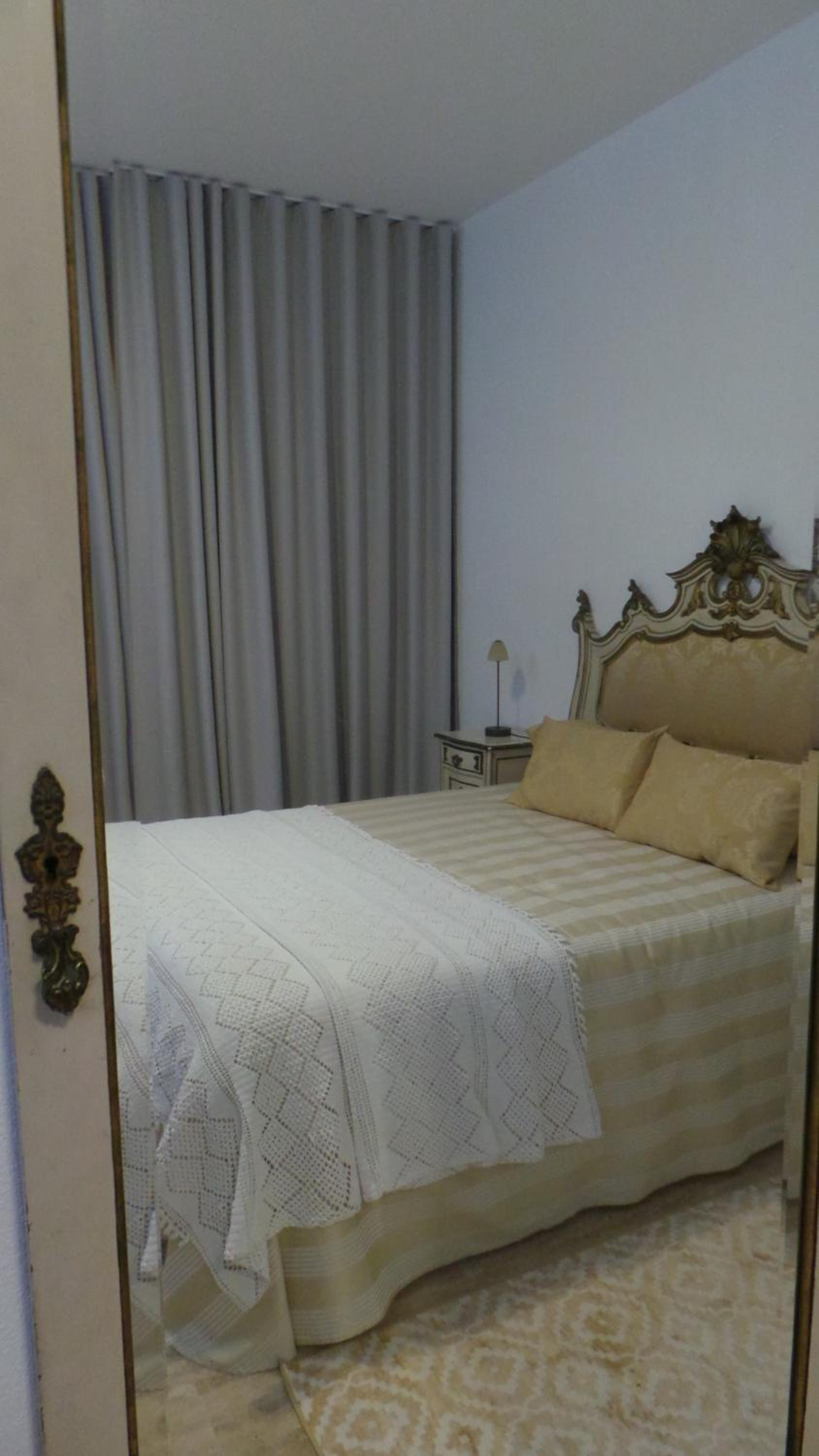 Double Room with Pool View - Photo 9