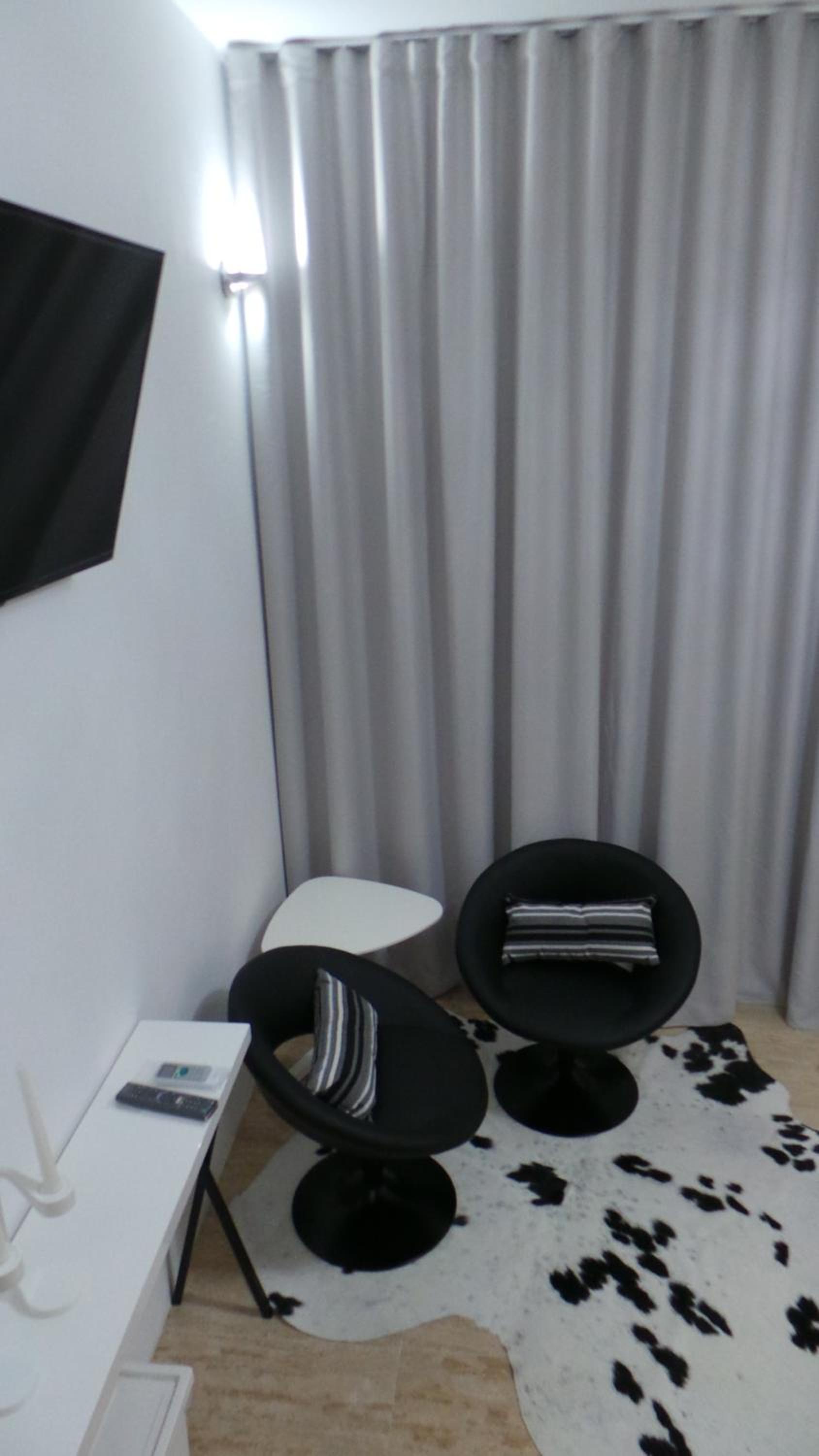 Double Room with Pool View - Photo 5