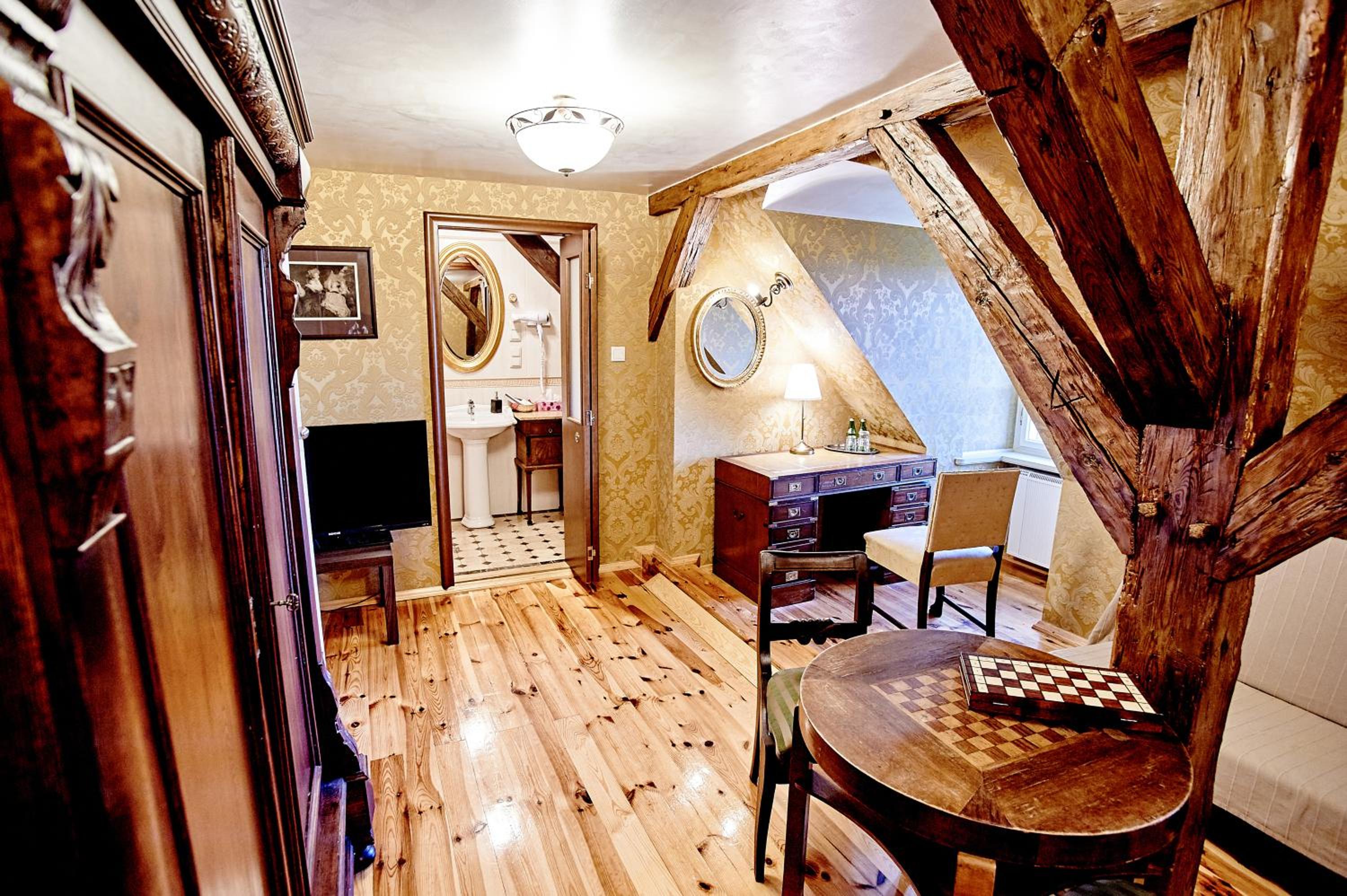 Deluxe Double Room (French Style) photo 2