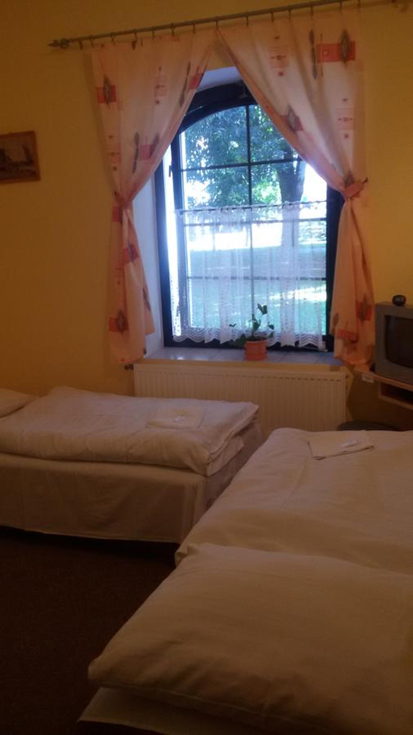Twin Room with Bathroom photo 1