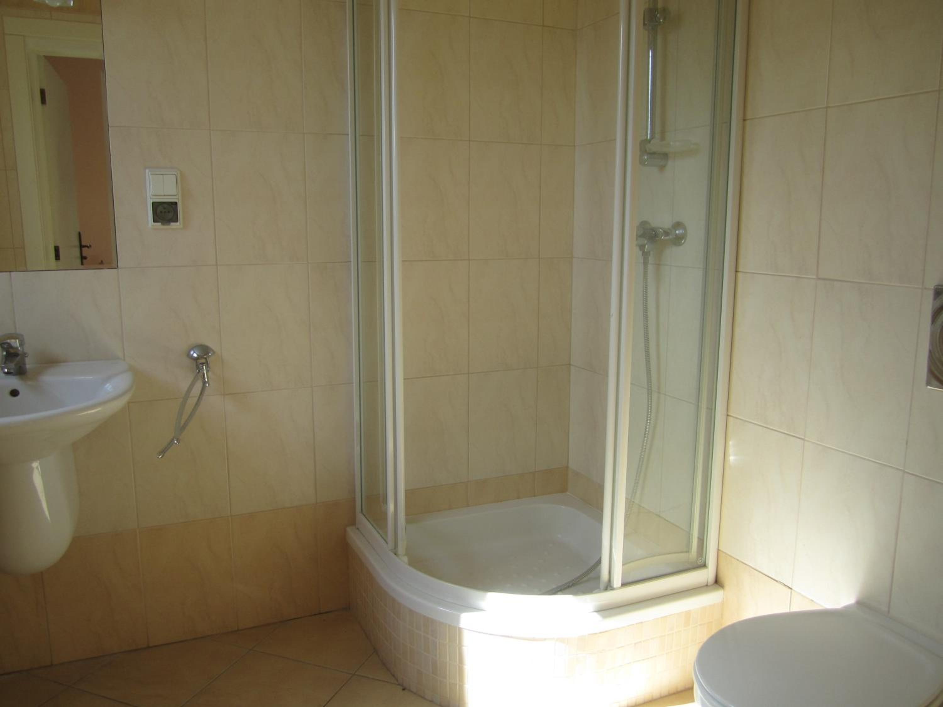 Triple Room with Bathroom - Photo 4