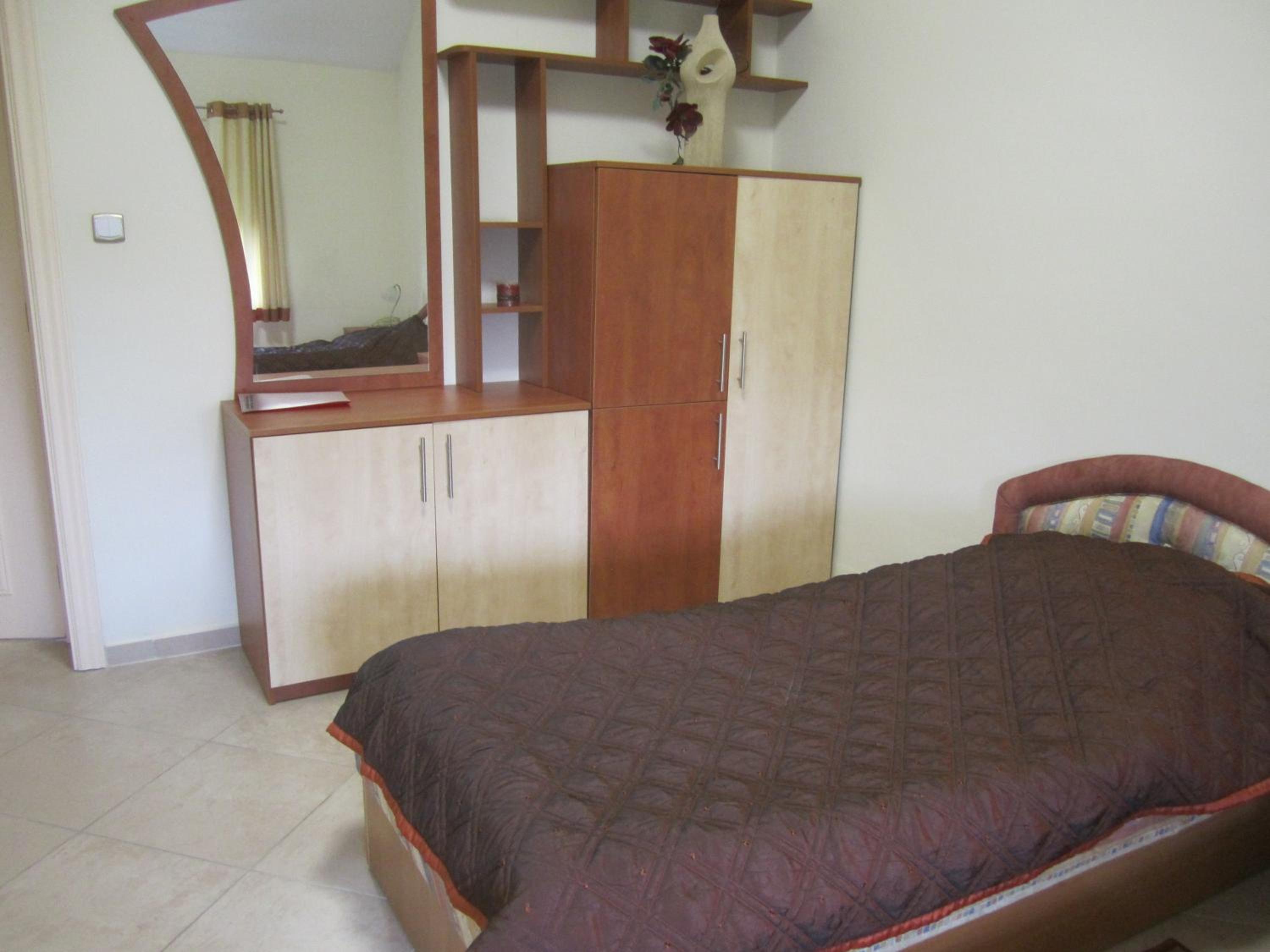 Triple Room with Bathroom - Photo 3